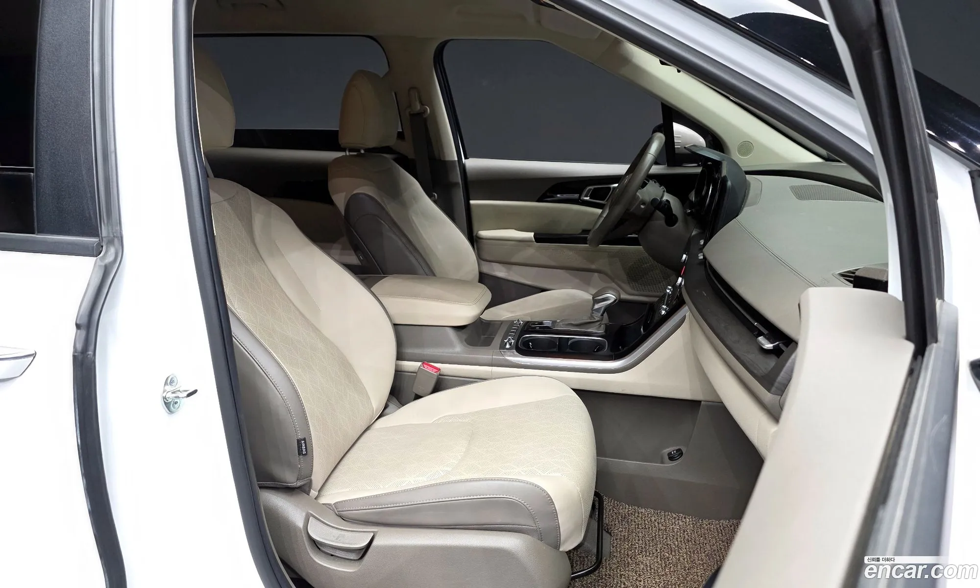 Kia Carnival 2023 — 28
