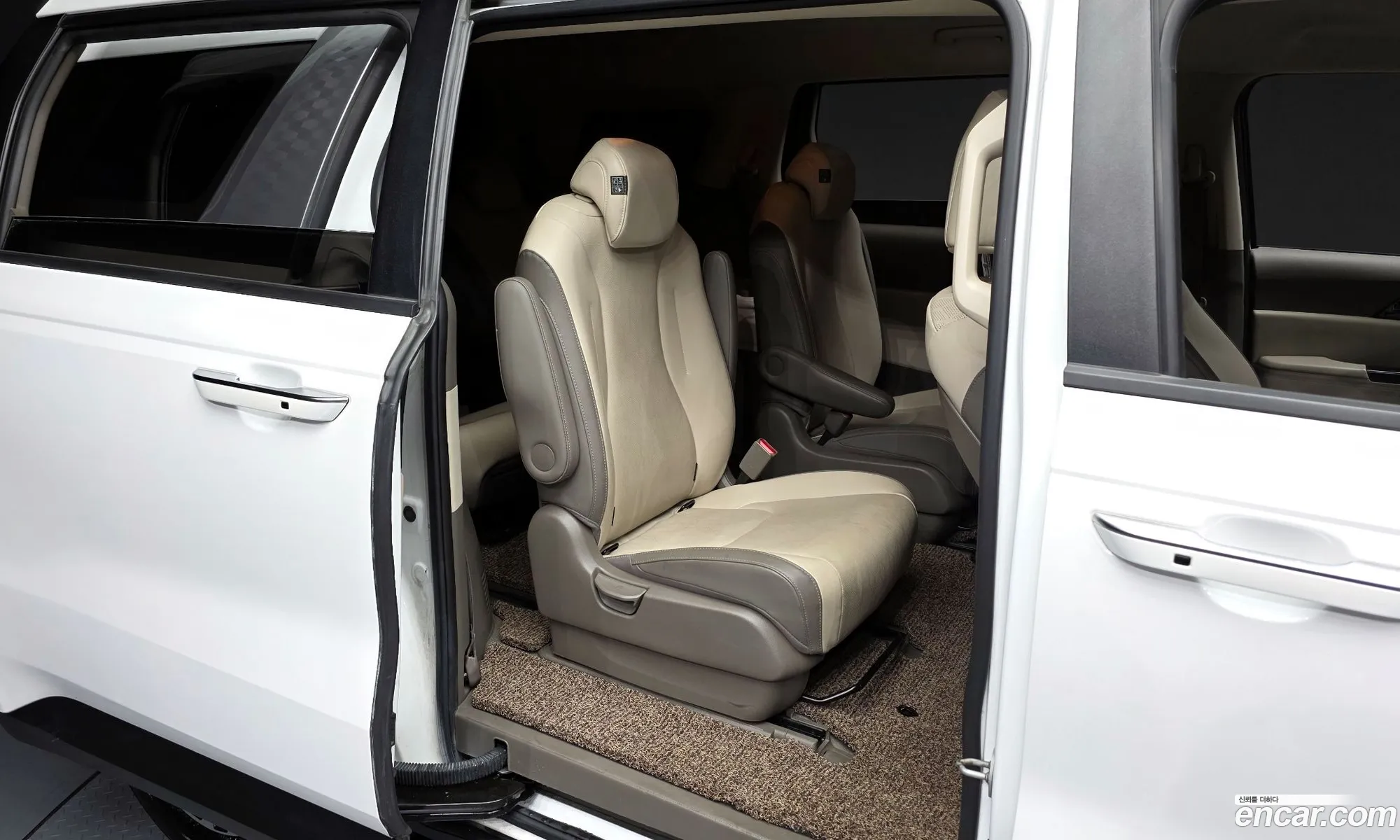 Kia Carnival 2023 — 13