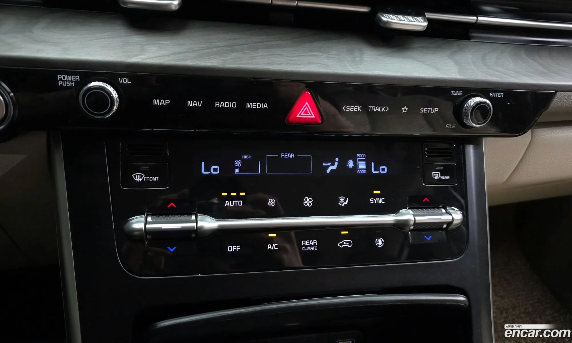 Kia Carnival 2023 — 18