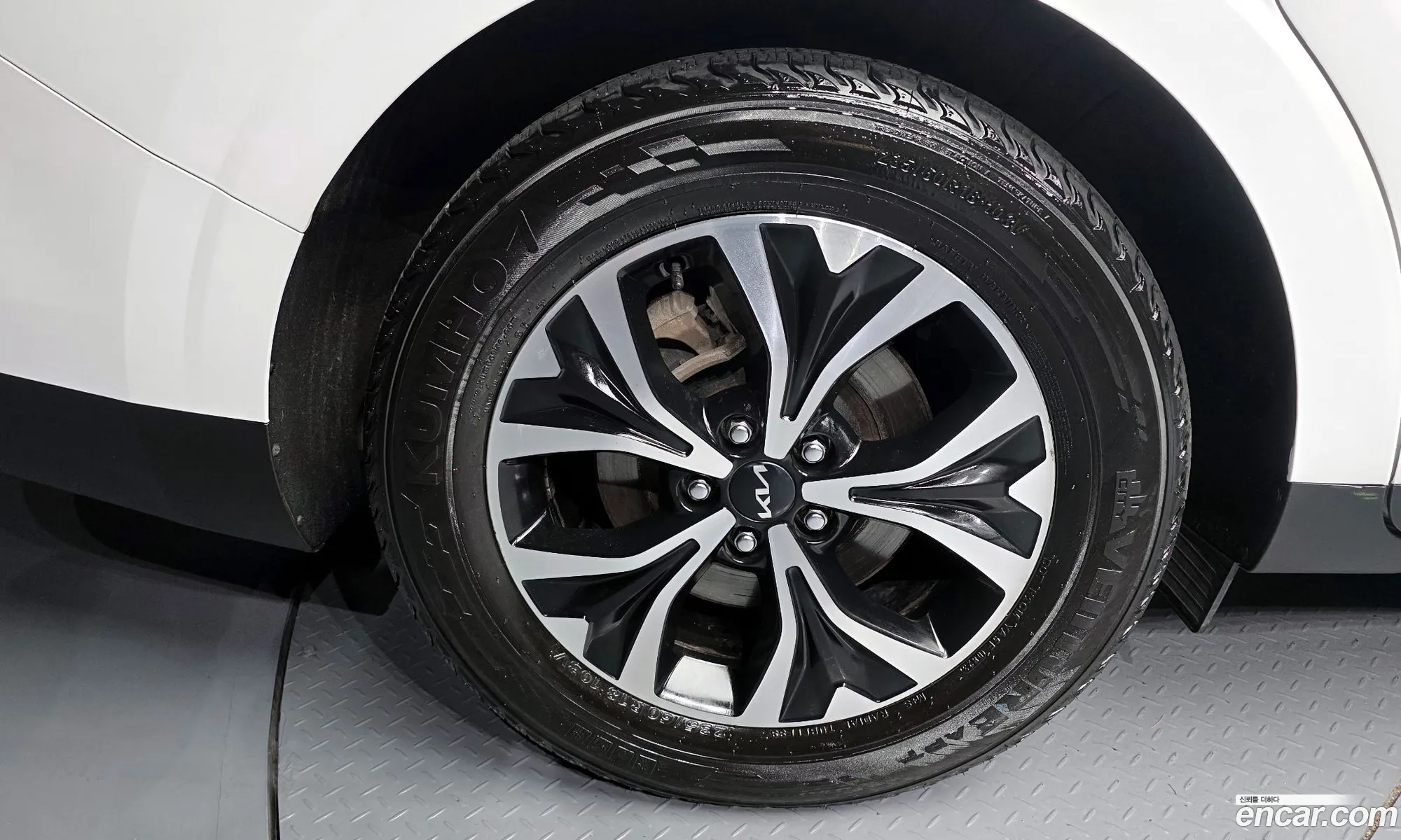 Kia Carnival 2023 — 30