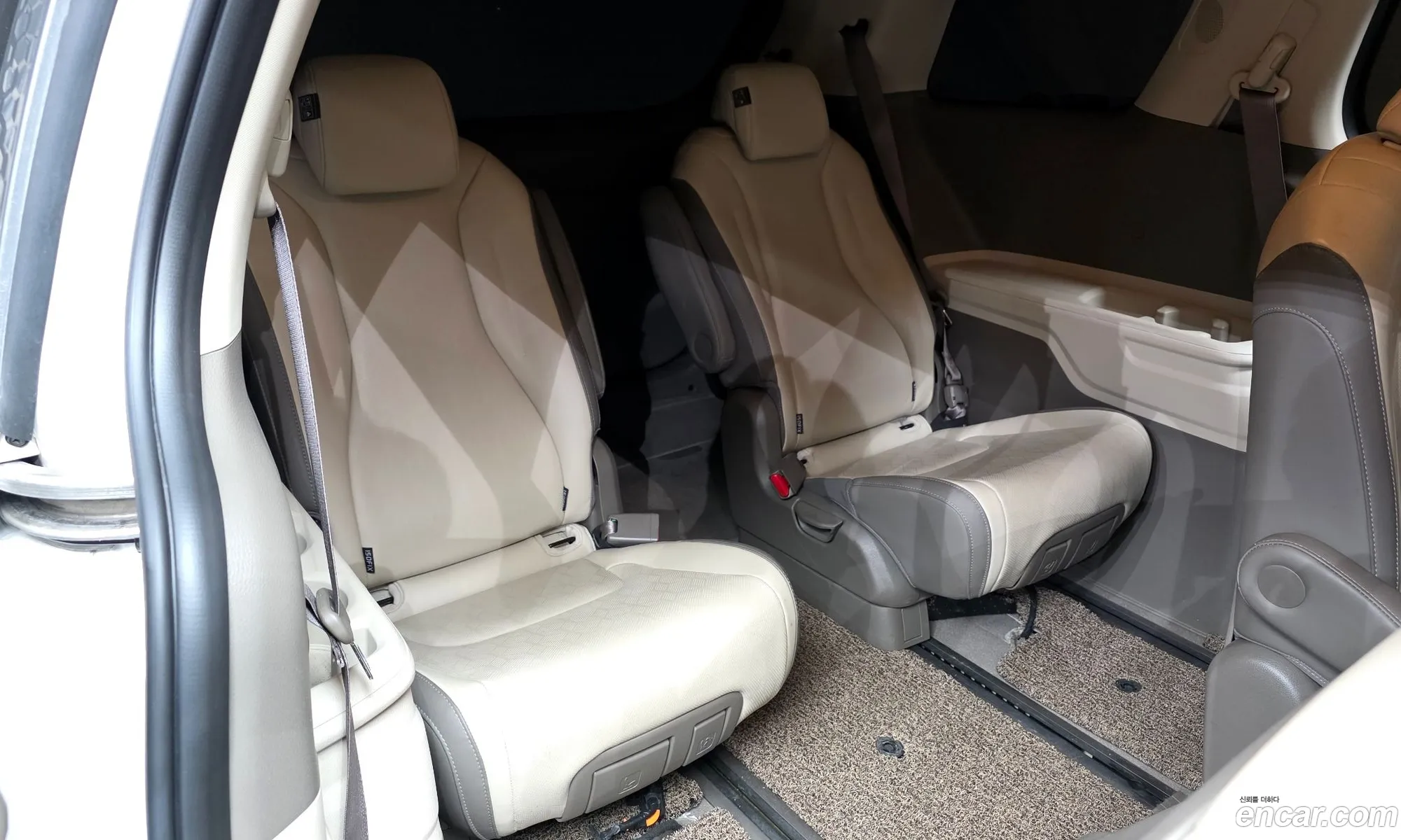 Kia Carnival 2023 — 25