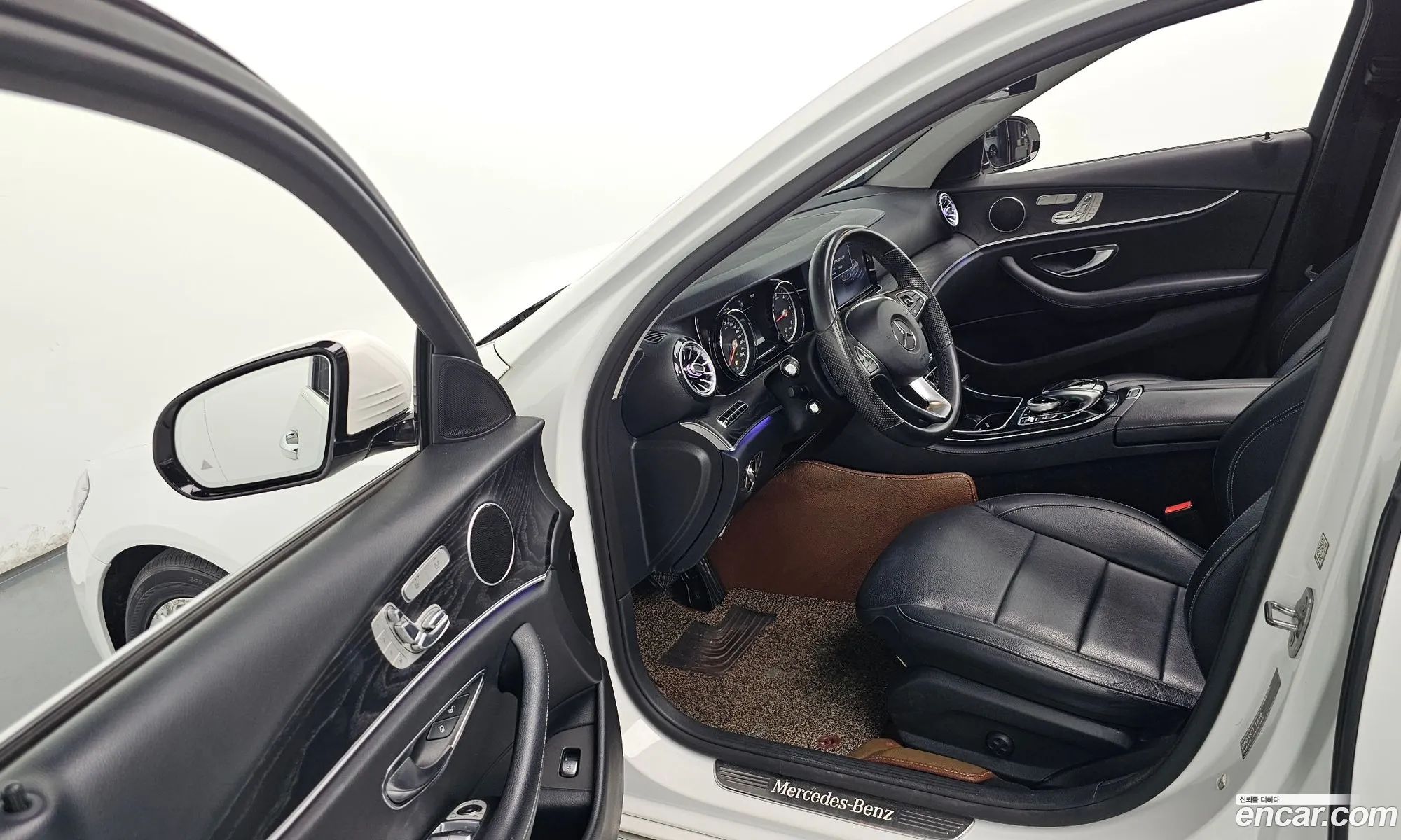 Mercedes-Benz E-Class W213 2016 — 10