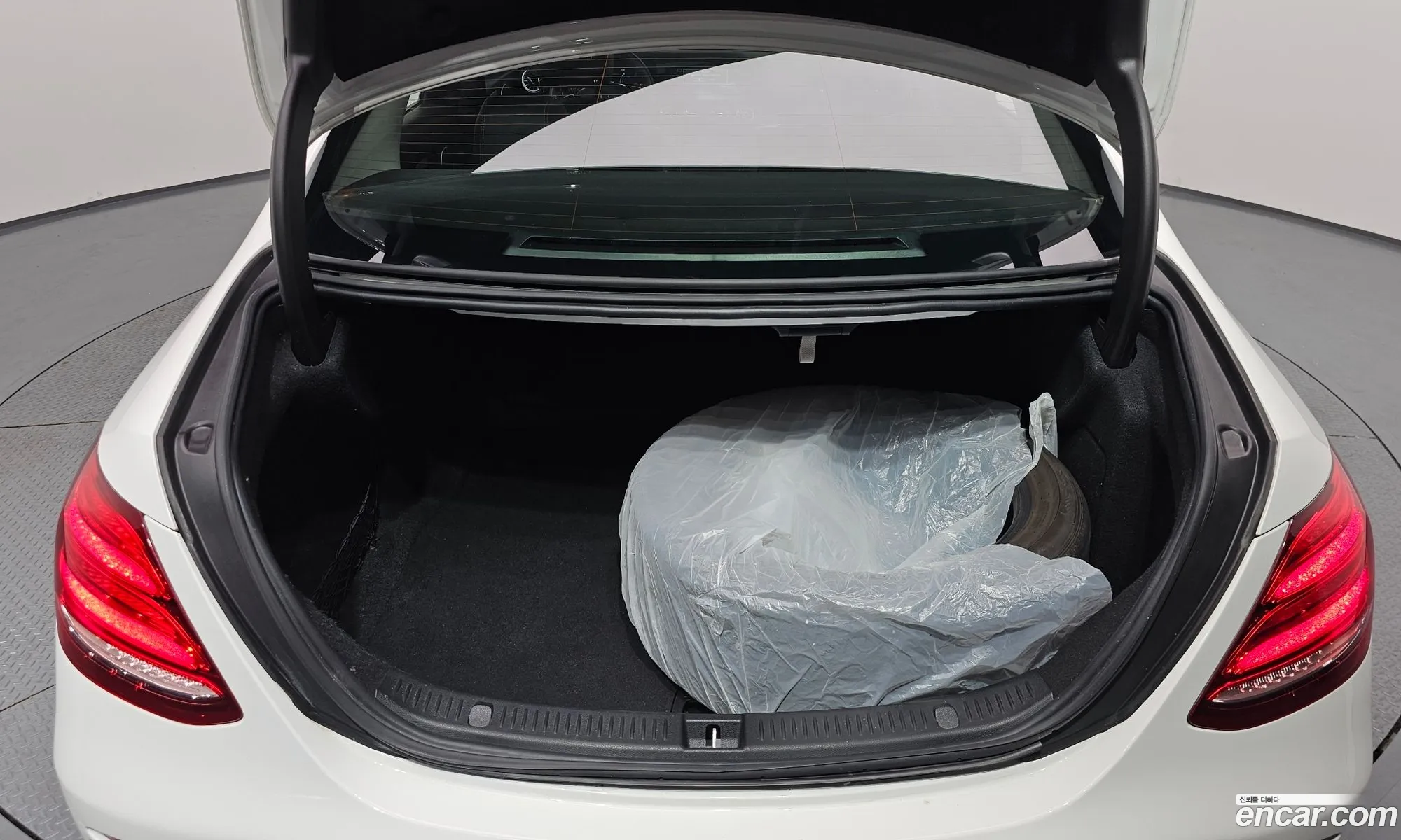 Mercedes-Benz E-Class W213 2016 — 20