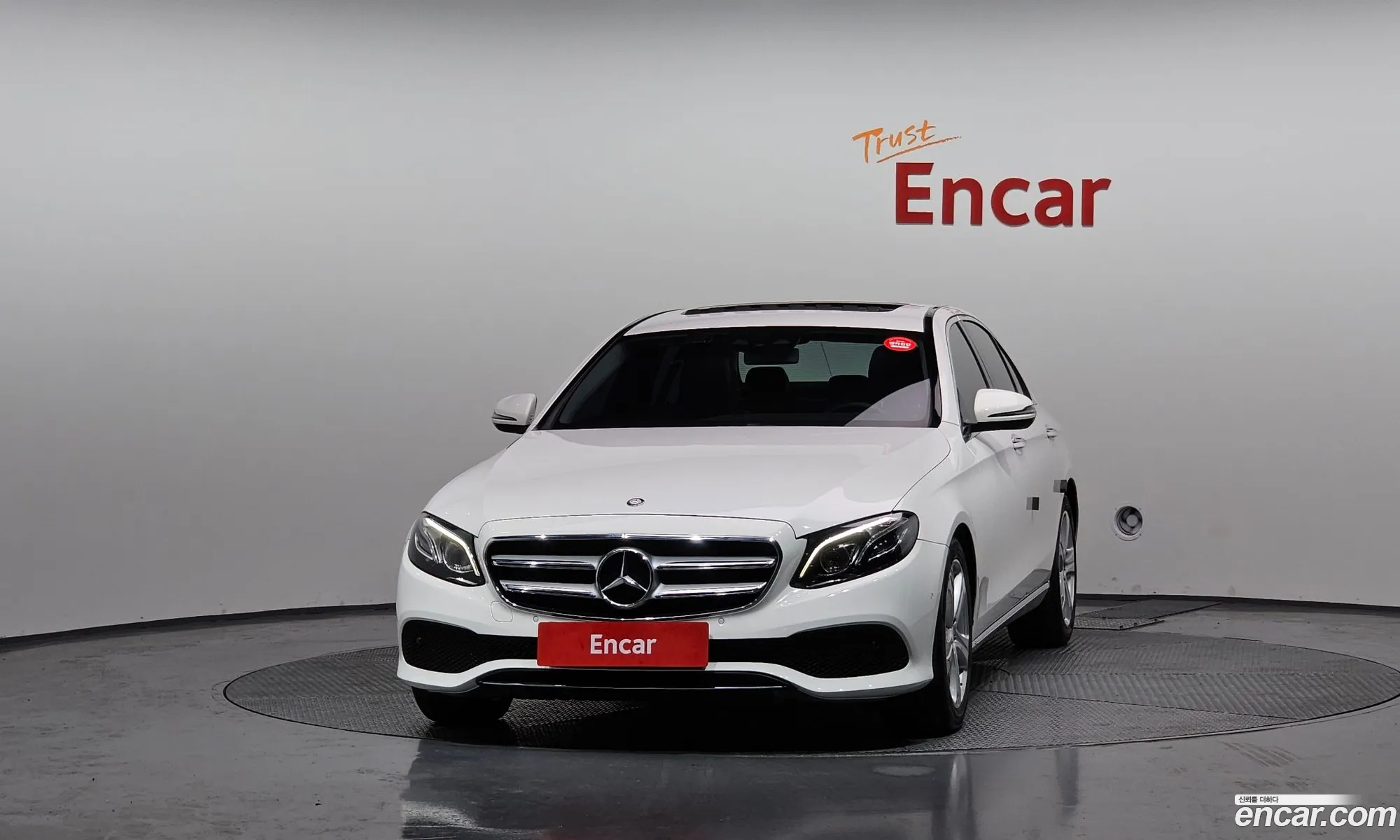 Mercedes-Benz E-Class W213 2016 — 13