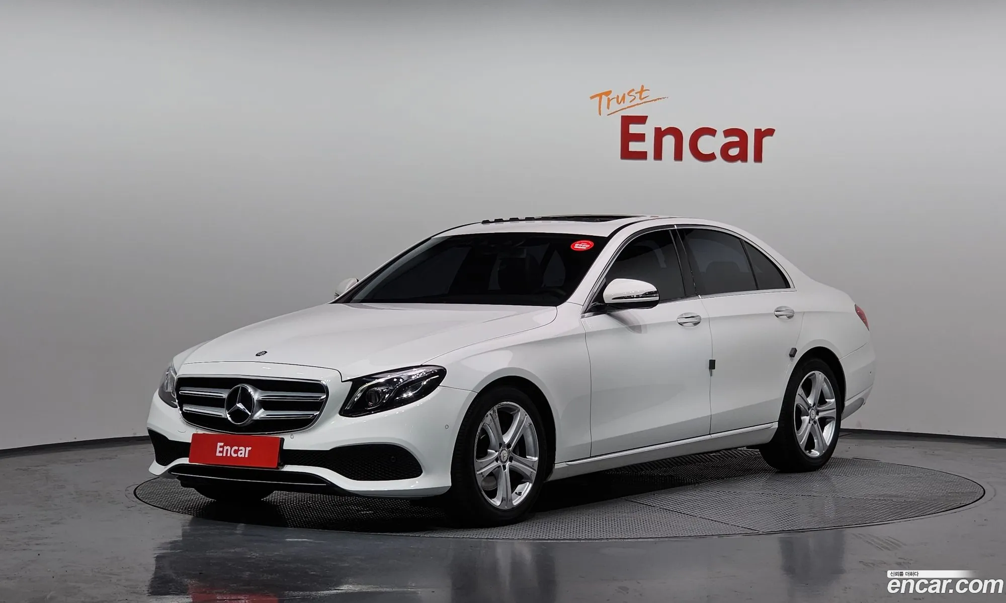 Mercedes-Benz E-Class W213 2016 — 11