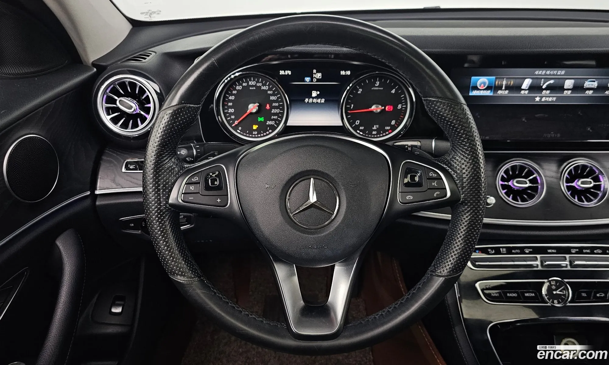 Mercedes-Benz E-Class W213 2016 — 14