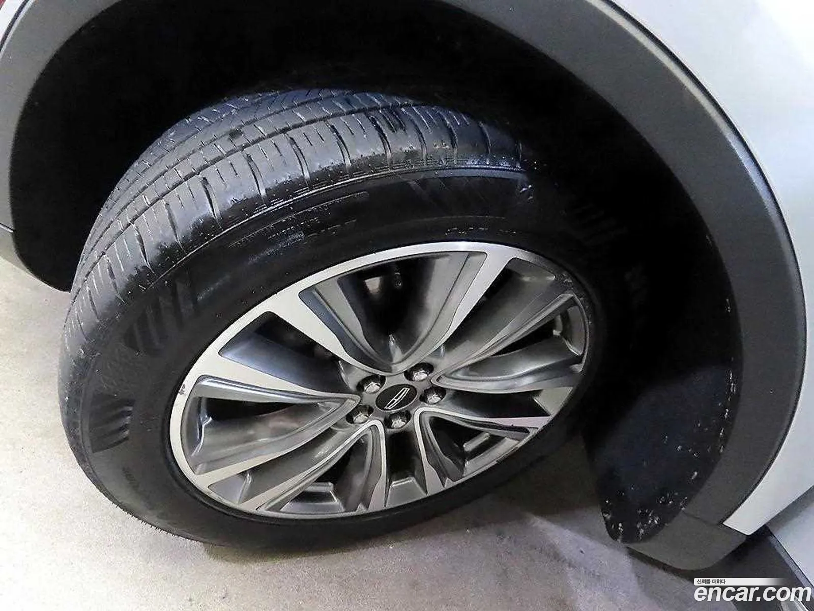 Lincoln MKX 2018 — 16