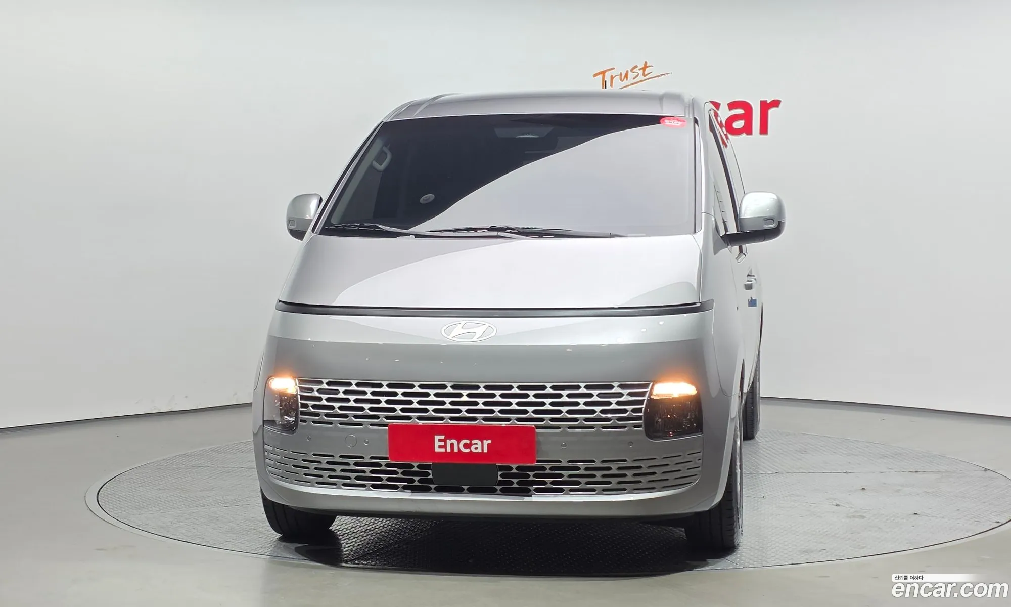 Hyundai Staria 2025 — 2