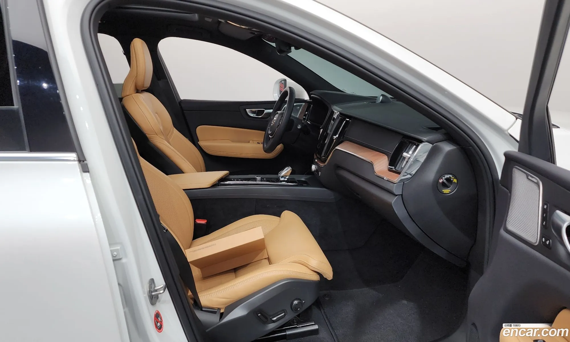 Volvo XC60 2023 LYVUZL122RB788952 — 33