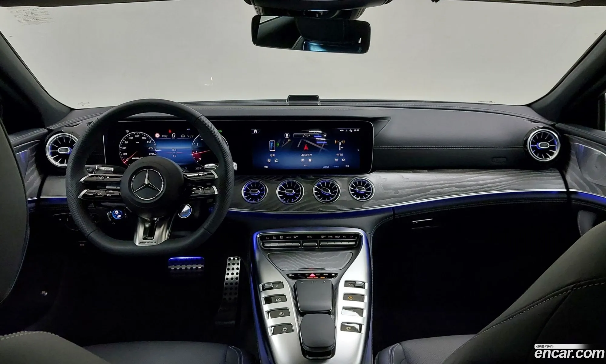 Mercedes-Benz AMG GT 2025 — 11