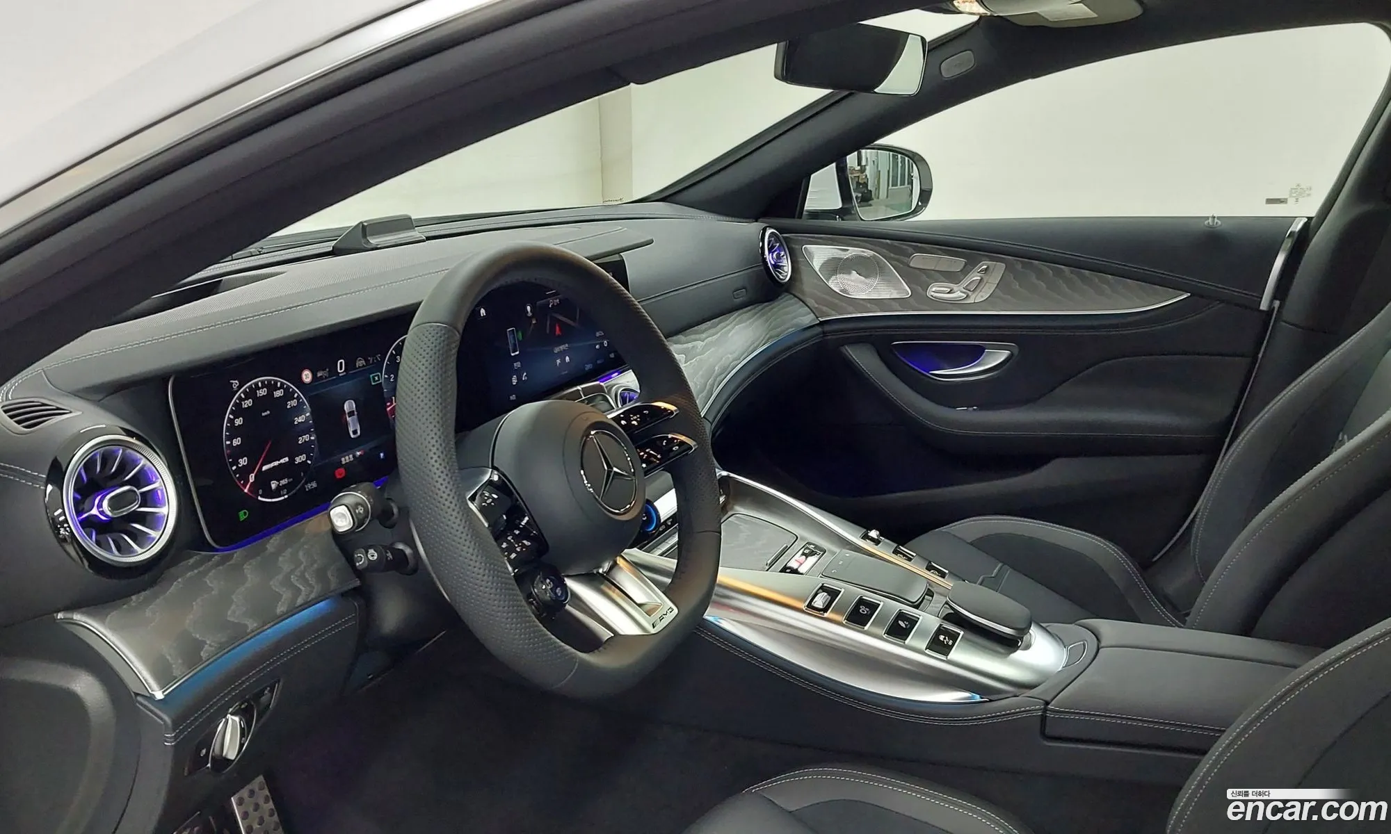 Mercedes-Benz AMG GT 2025 — 2