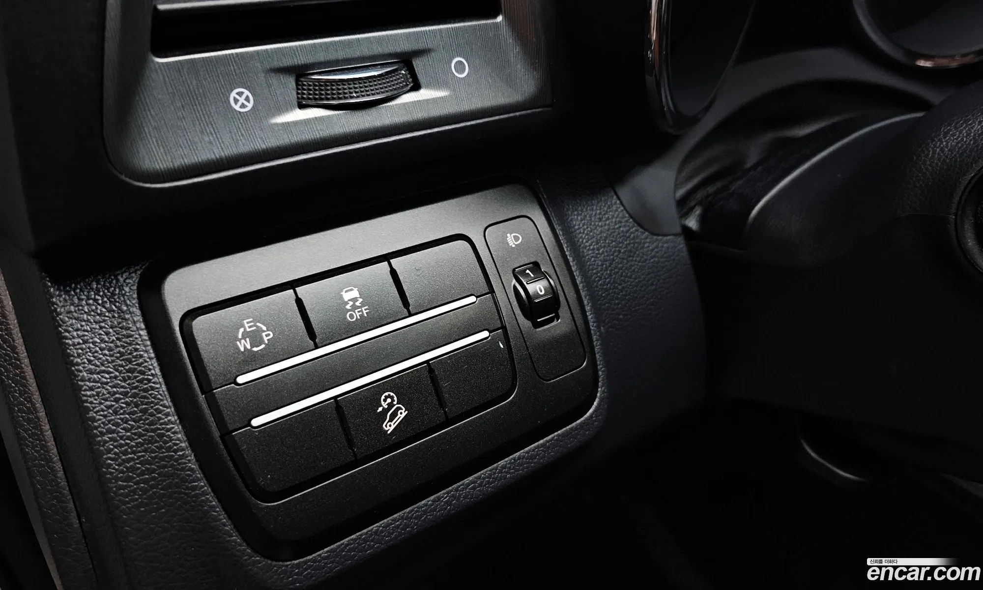 KG Mobility (SsangYong) Tivoli Armour 2018 — 13