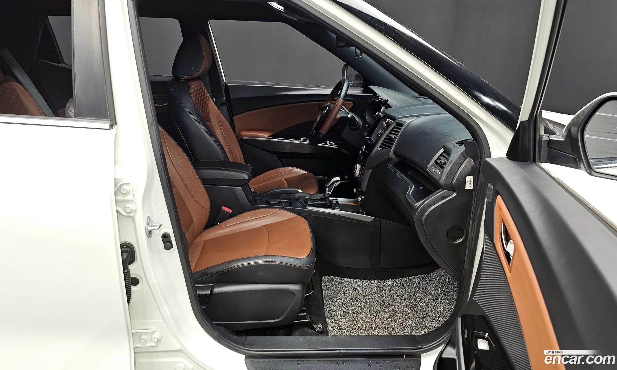 KG Mobility (SsangYong) Tivoli Armour 2018 — 2