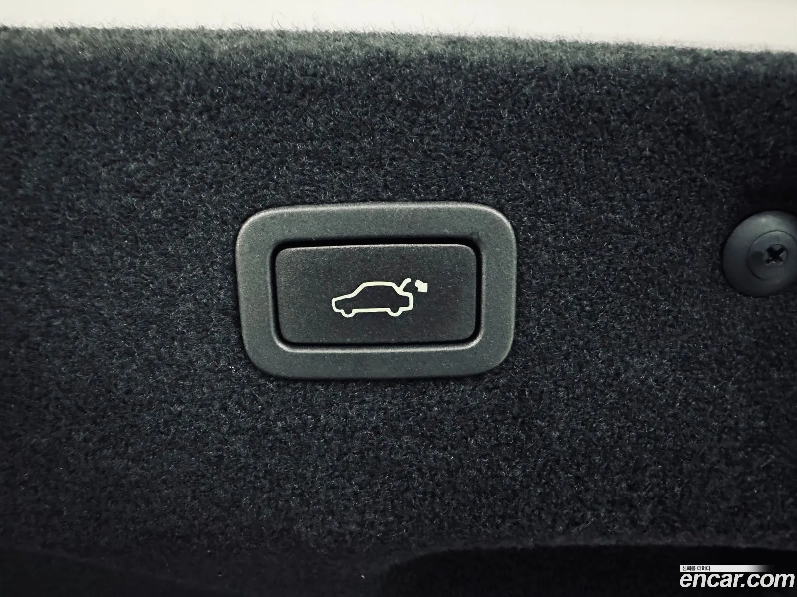 Jaguar XF 2018 — 16