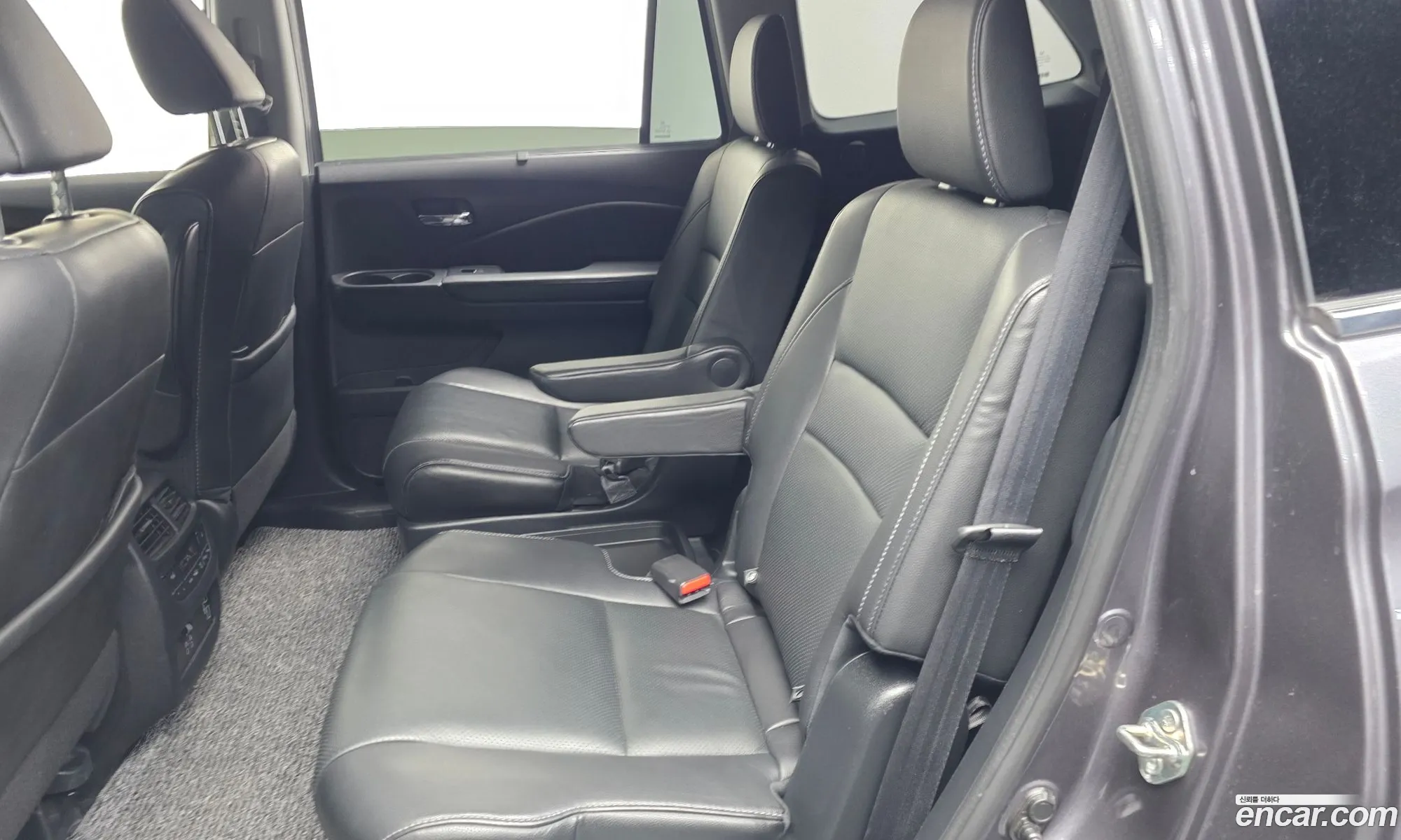 Honda Pilot 2019 5FNYF6800KB201320 — 27