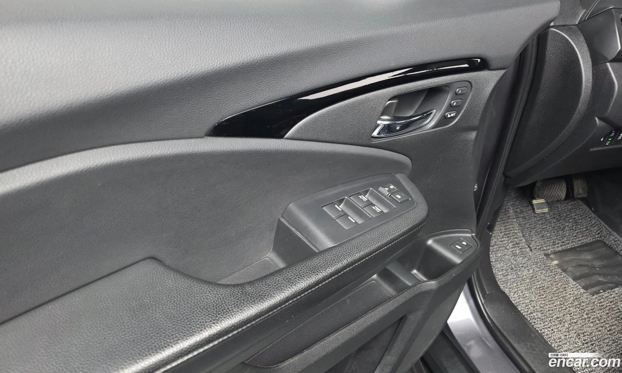 Honda Pilot 2019 5FNYF6800KB201320 — 33