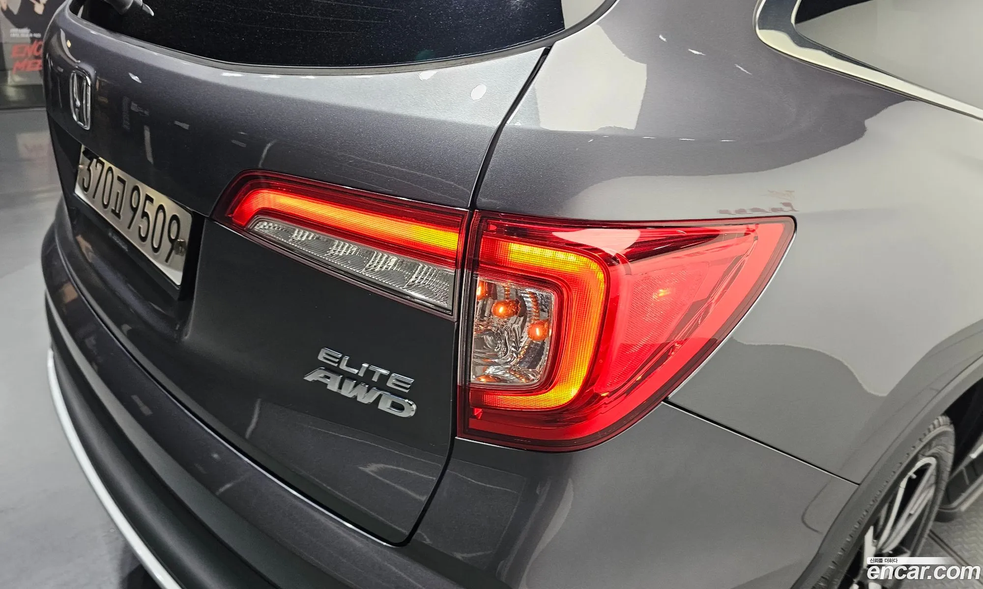 Honda Pilot 2019 5FNYF6800KB201320 — 19