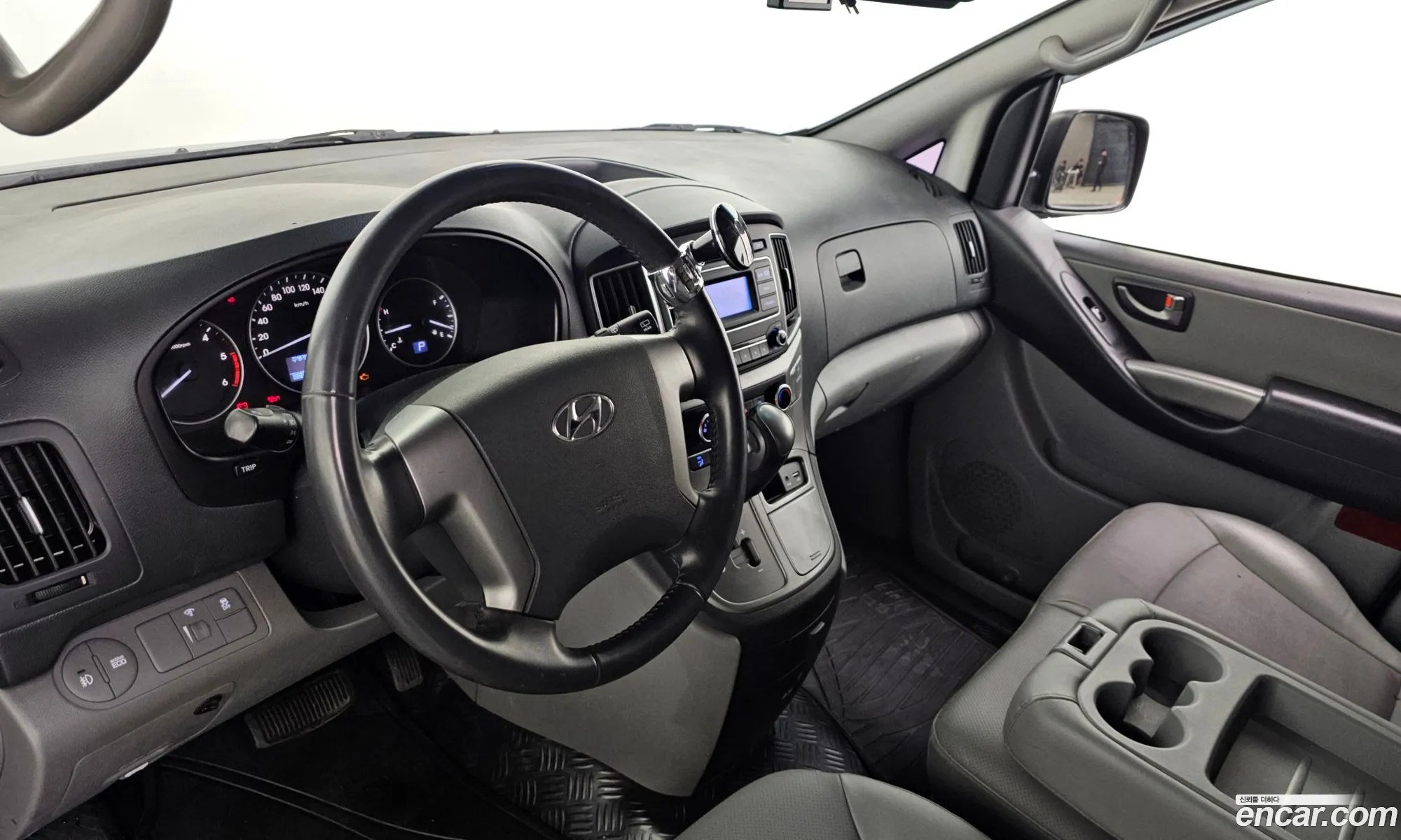 Hyundai Grand Starex 2018 — 2