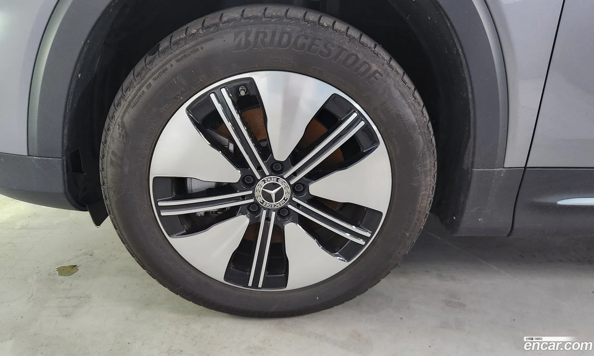 Mercedes-Benz EQB X243 2023 — 17