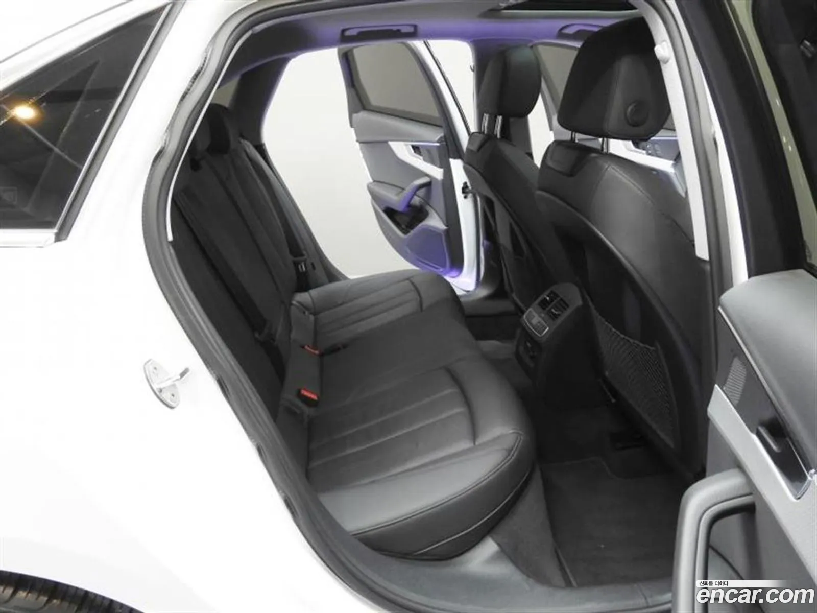 Audi A4 2023 — 12