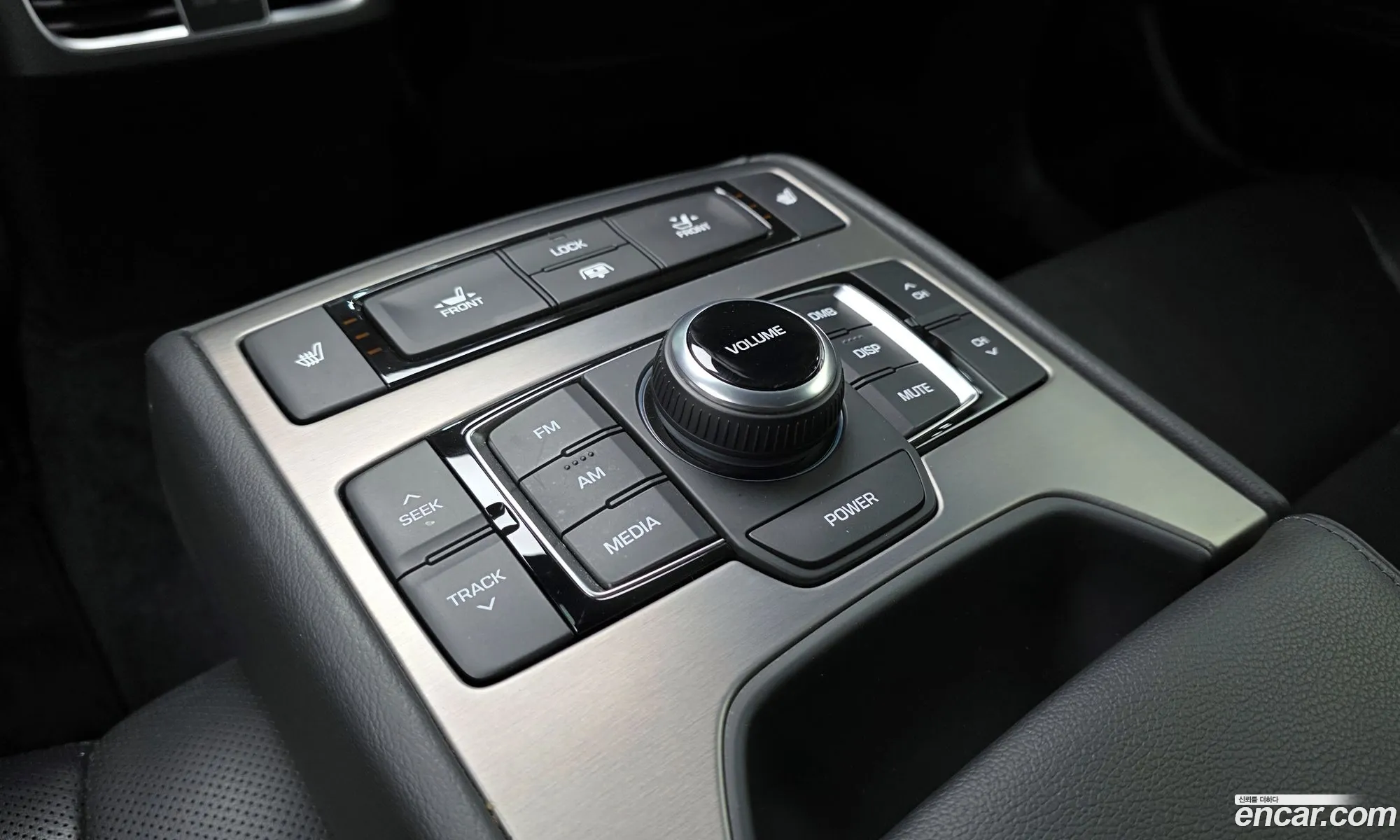 Hyundai Genesis DH 2016 — 17