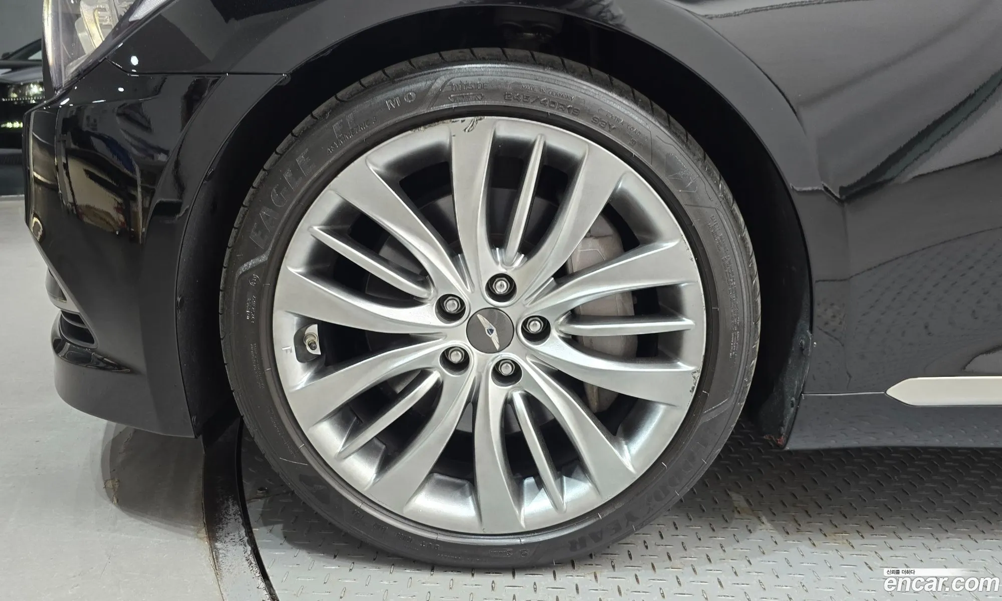 Hyundai Genesis DH 2016 — 15
