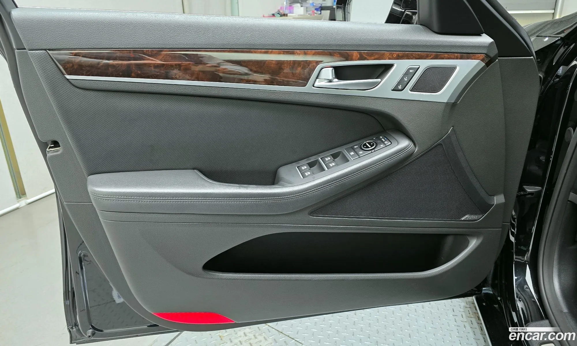 Hyundai Genesis DH 2016 — 20