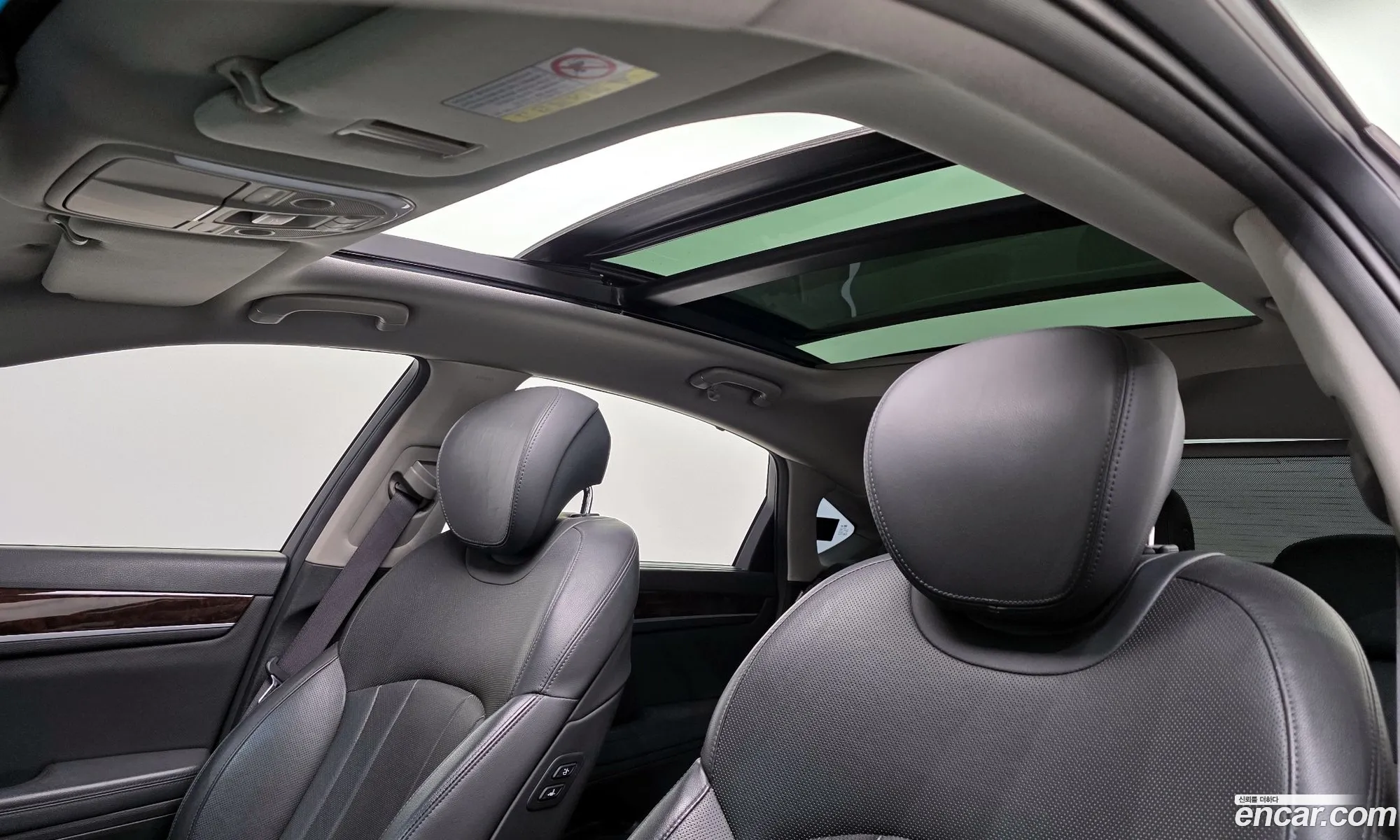 Hyundai Genesis DH 2016 — 16