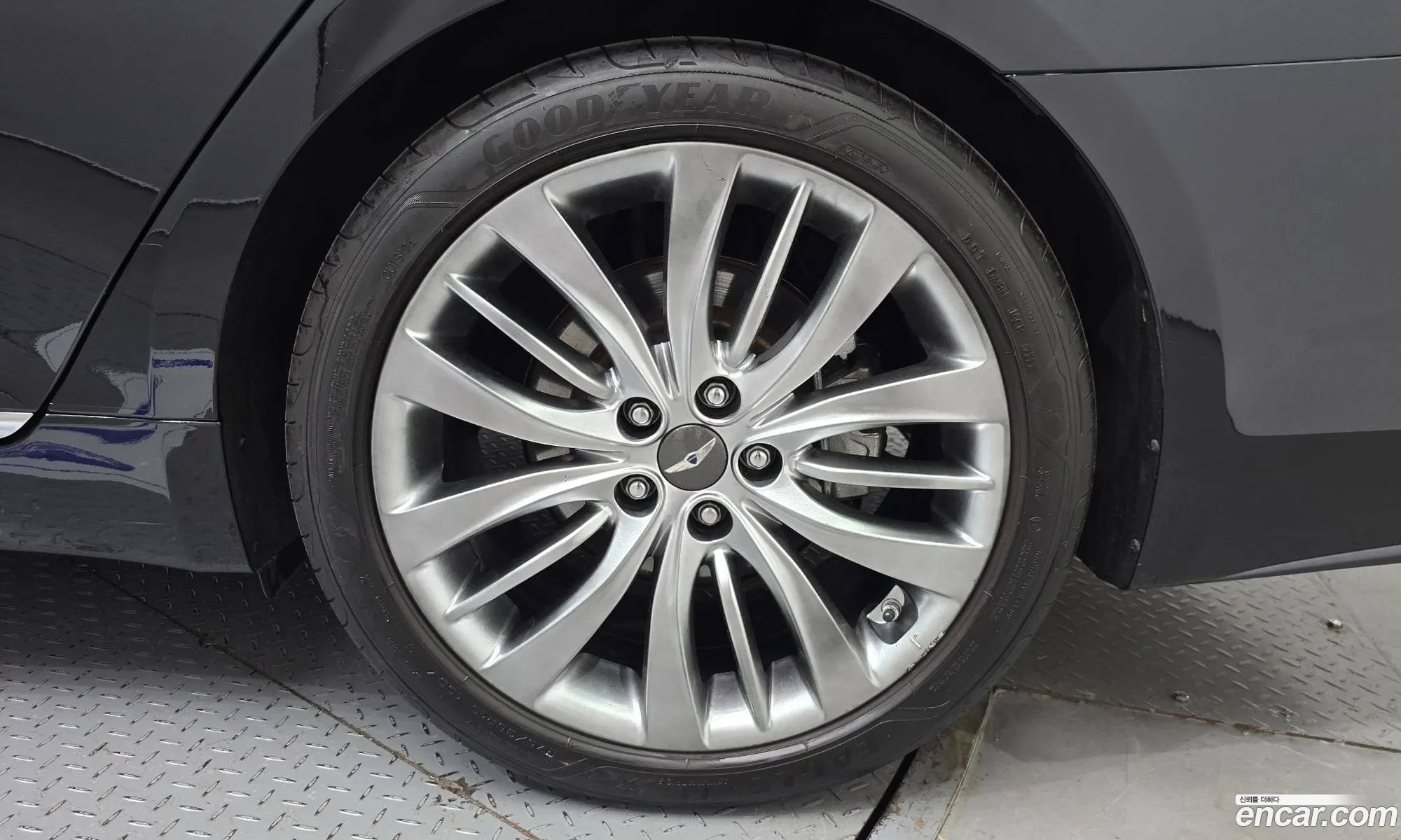 Hyundai Genesis DH 2016 — 3