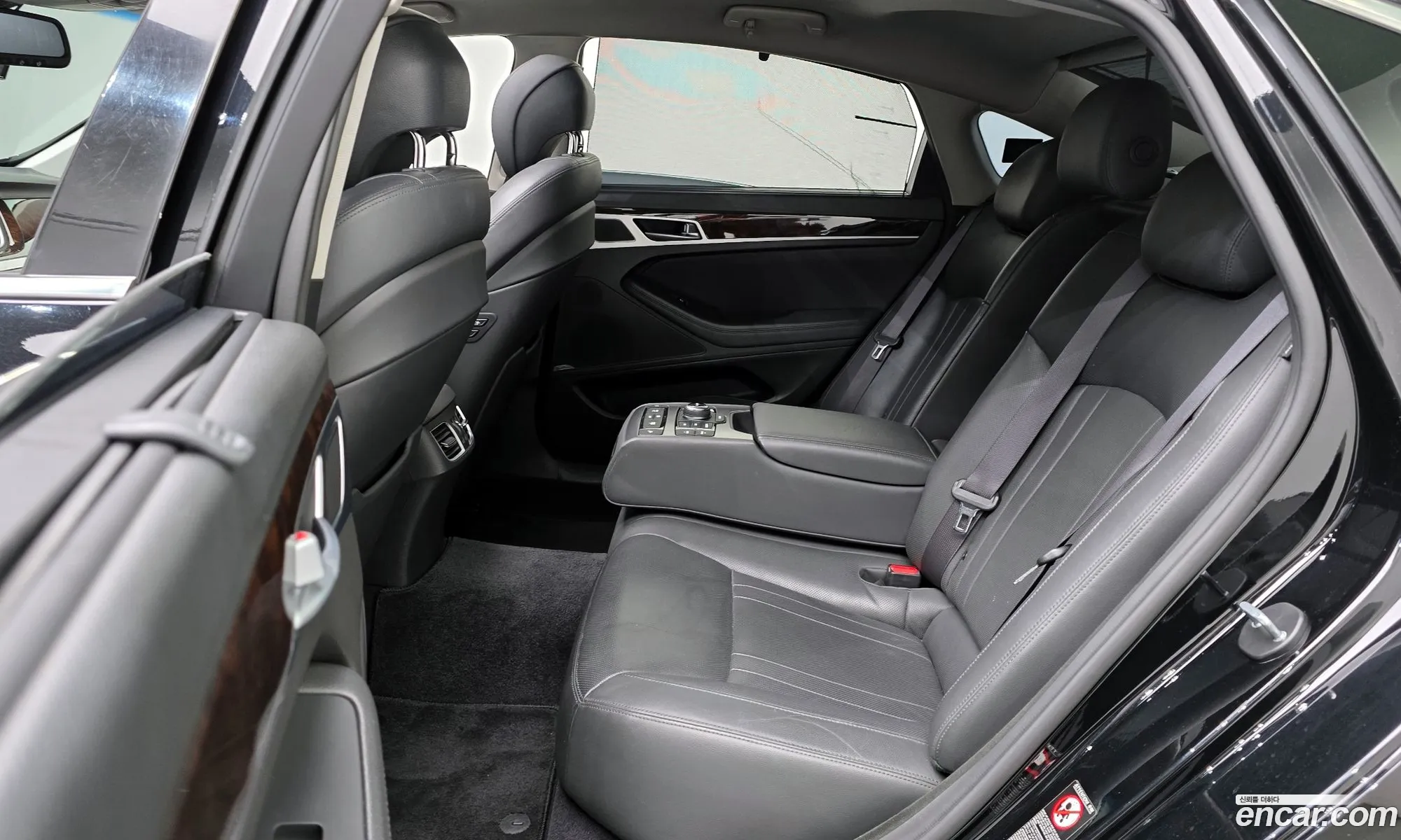 Hyundai Genesis DH 2016 — 21