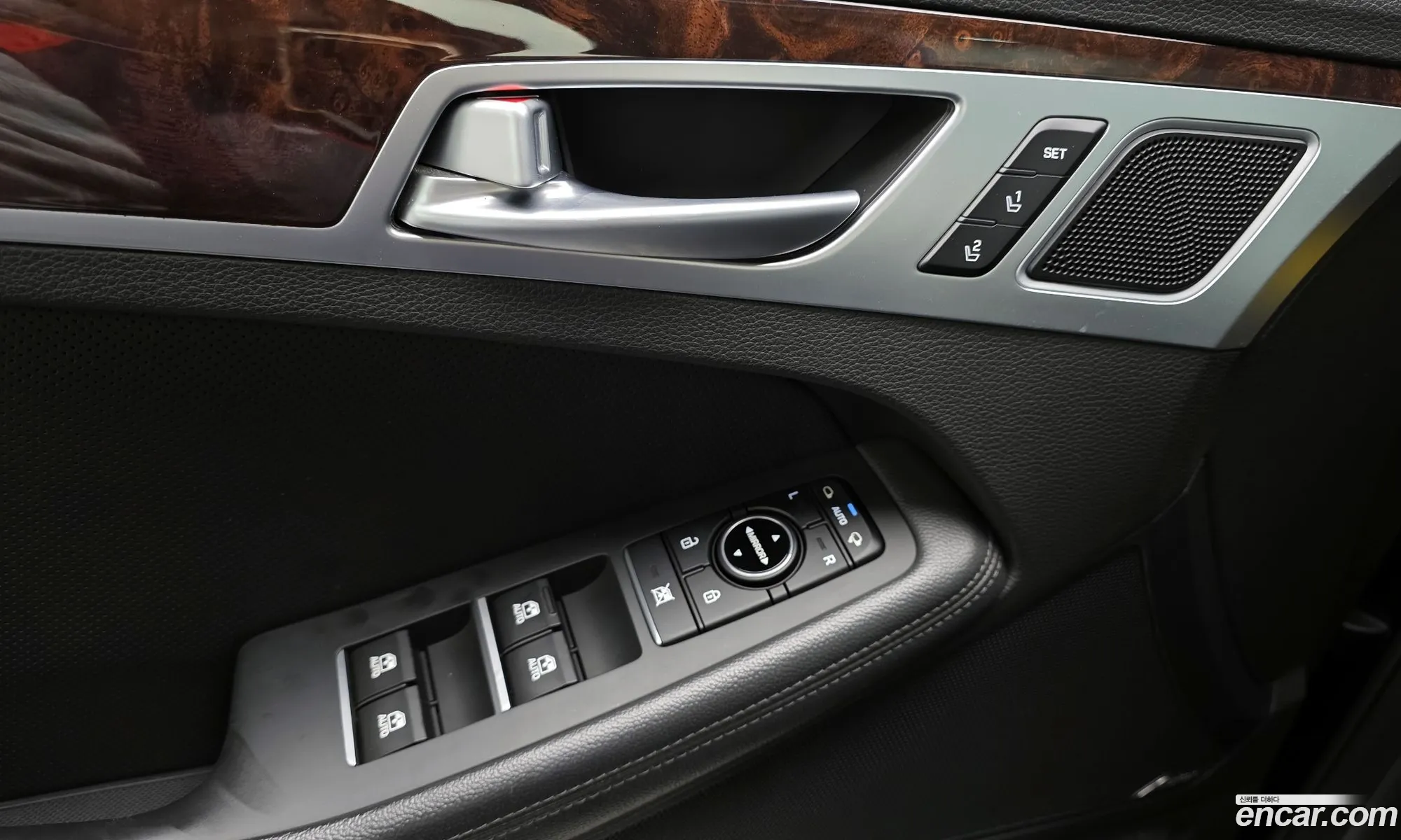 Hyundai Genesis DH 2016 — 19