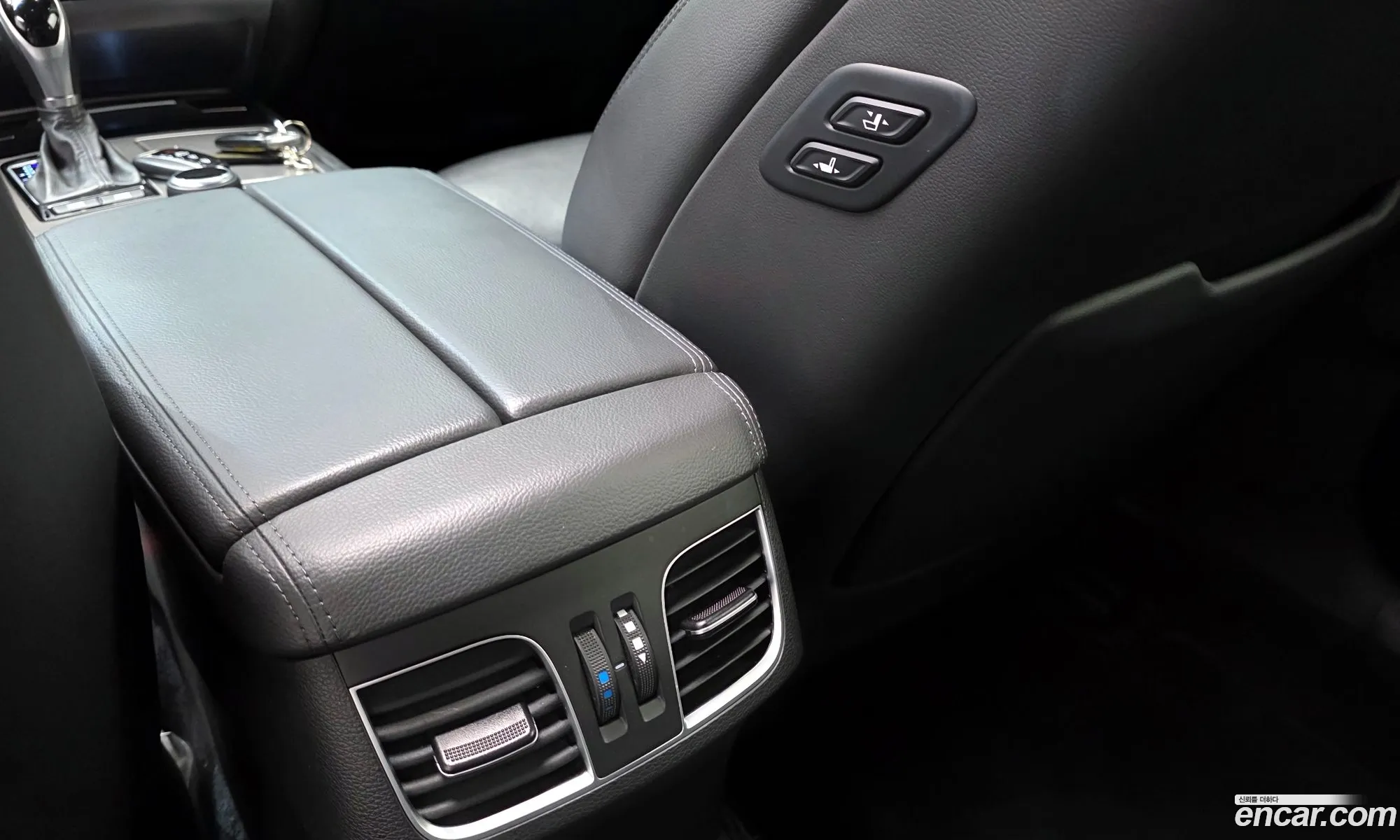Hyundai Genesis DH 2016 — 26