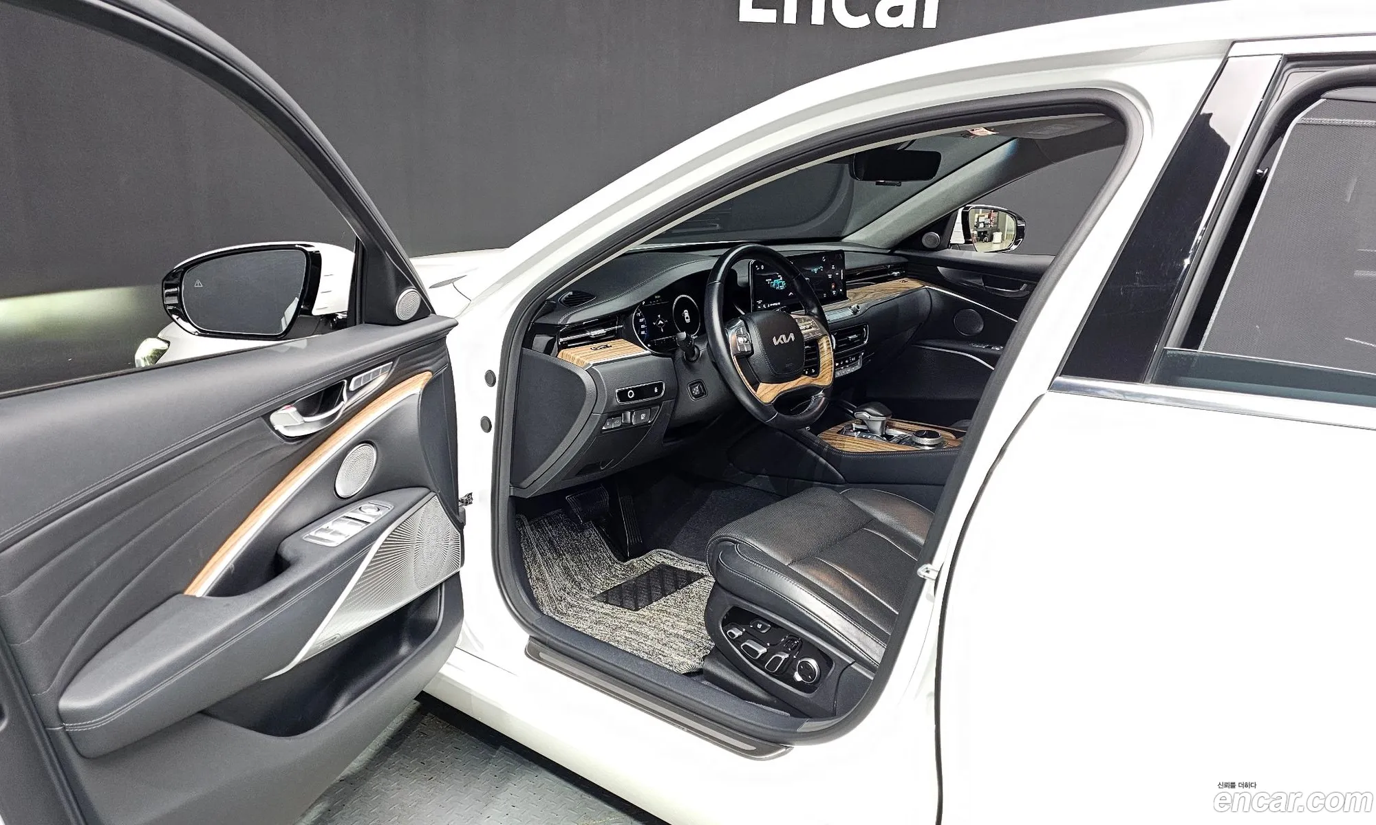 Kia K9 2021 — 32