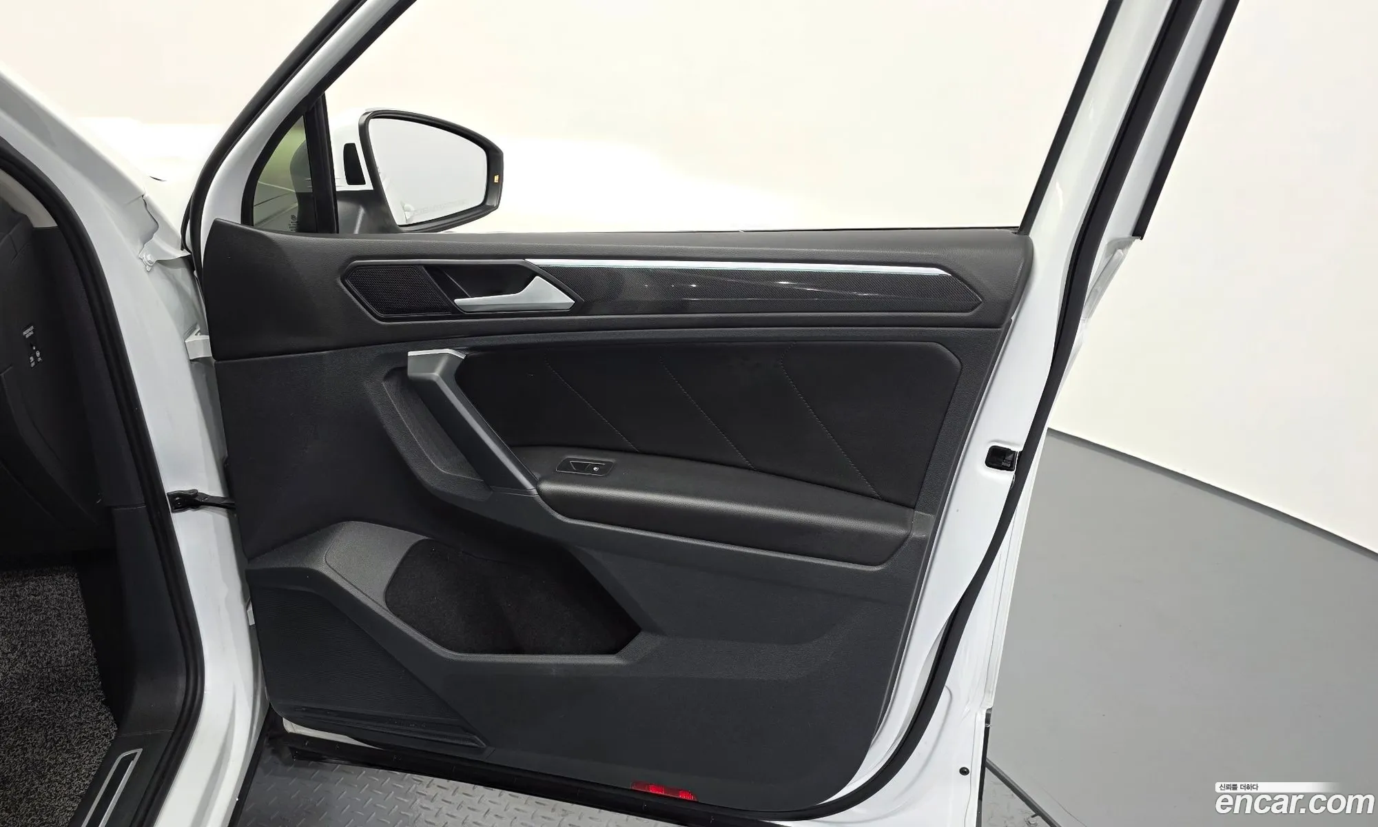 Volkswagen Tiguan 2021 — 28