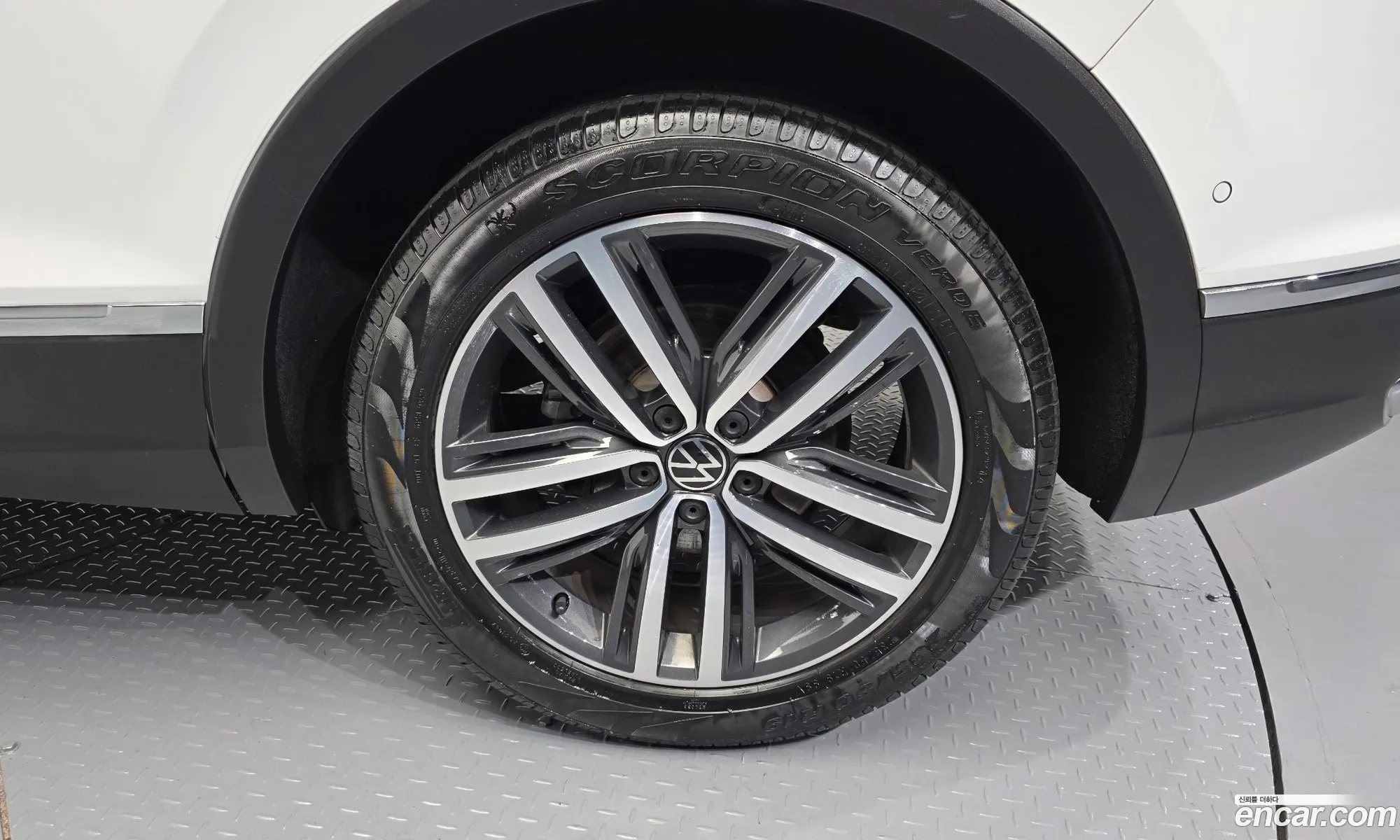 Volkswagen Tiguan 2021 — 18
