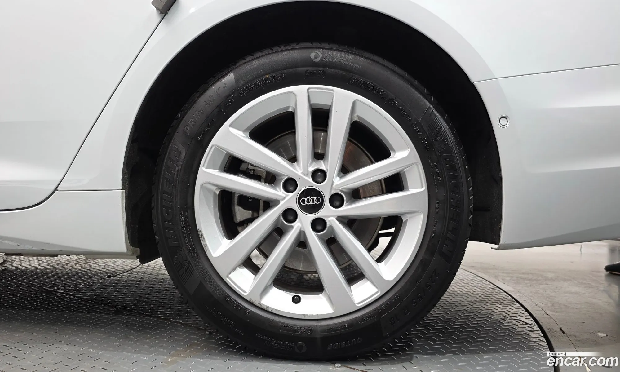 Audi A6 2022 WAUZZZF29PN007999 — 6