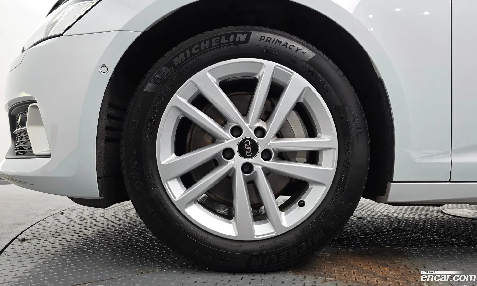 Audi A6 2022 WAUZZZF29PN007999 — 2
