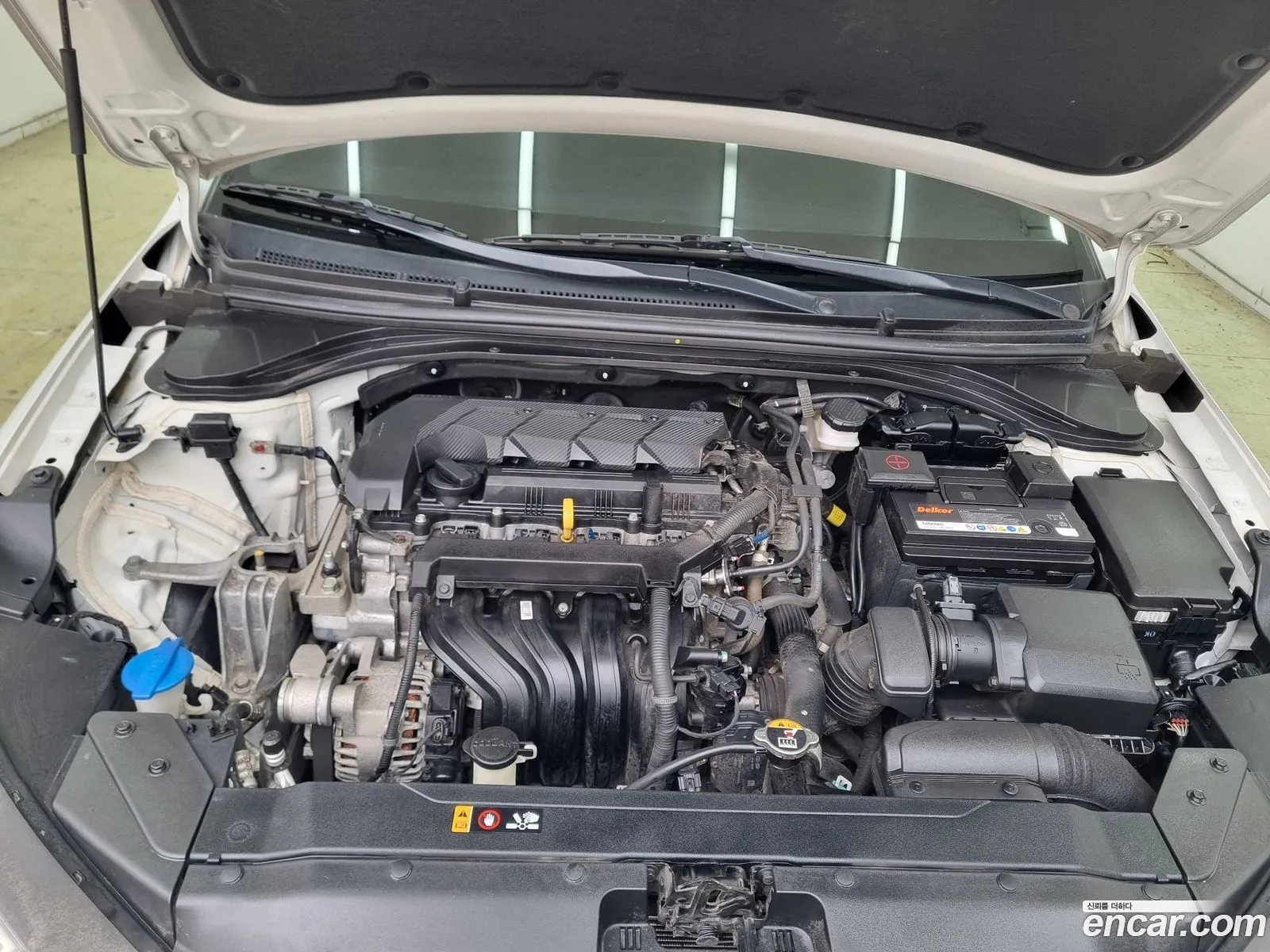 Hyundai Elantra AD 2020 — 10