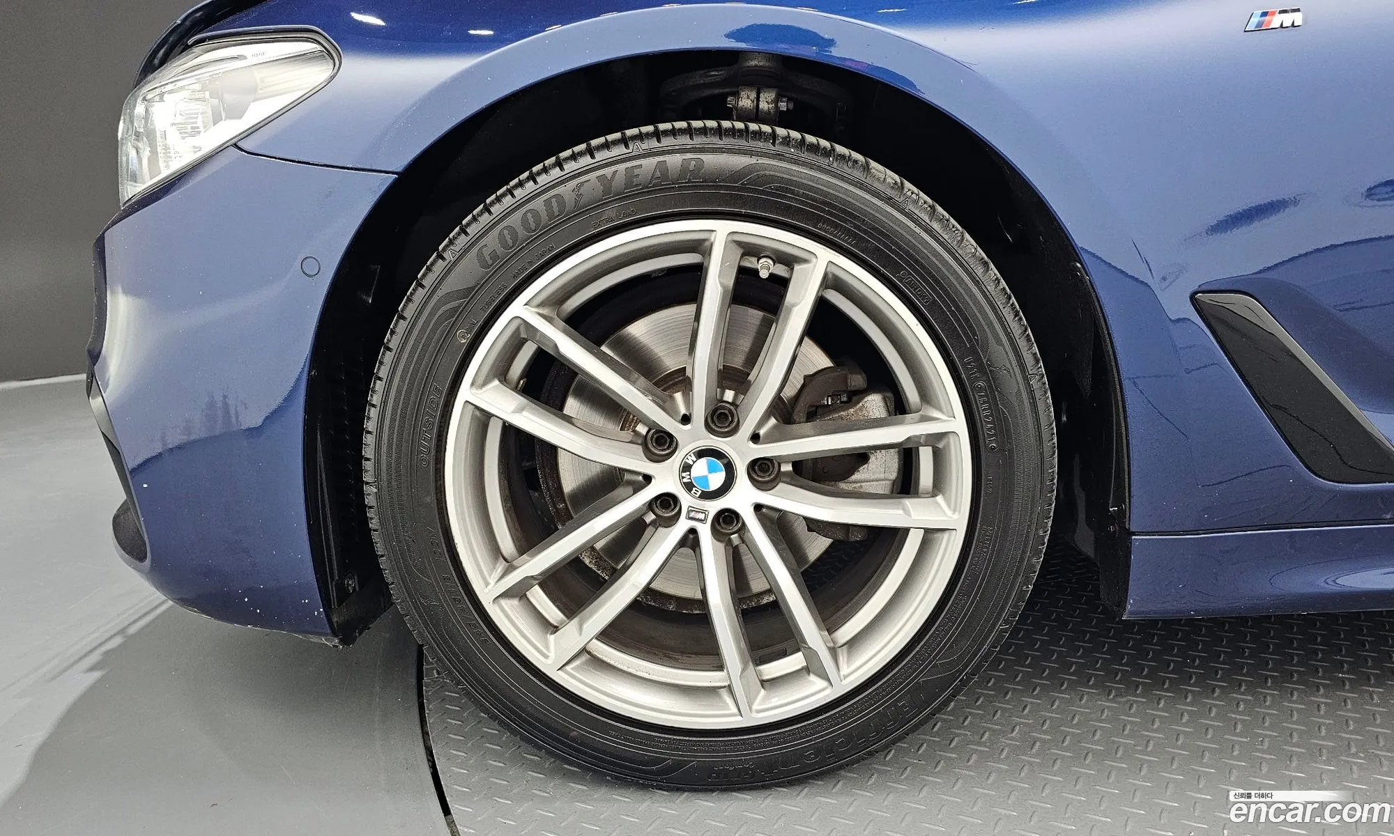 BMW 5 Series 2017 WBAJC3100HG466426 — 5