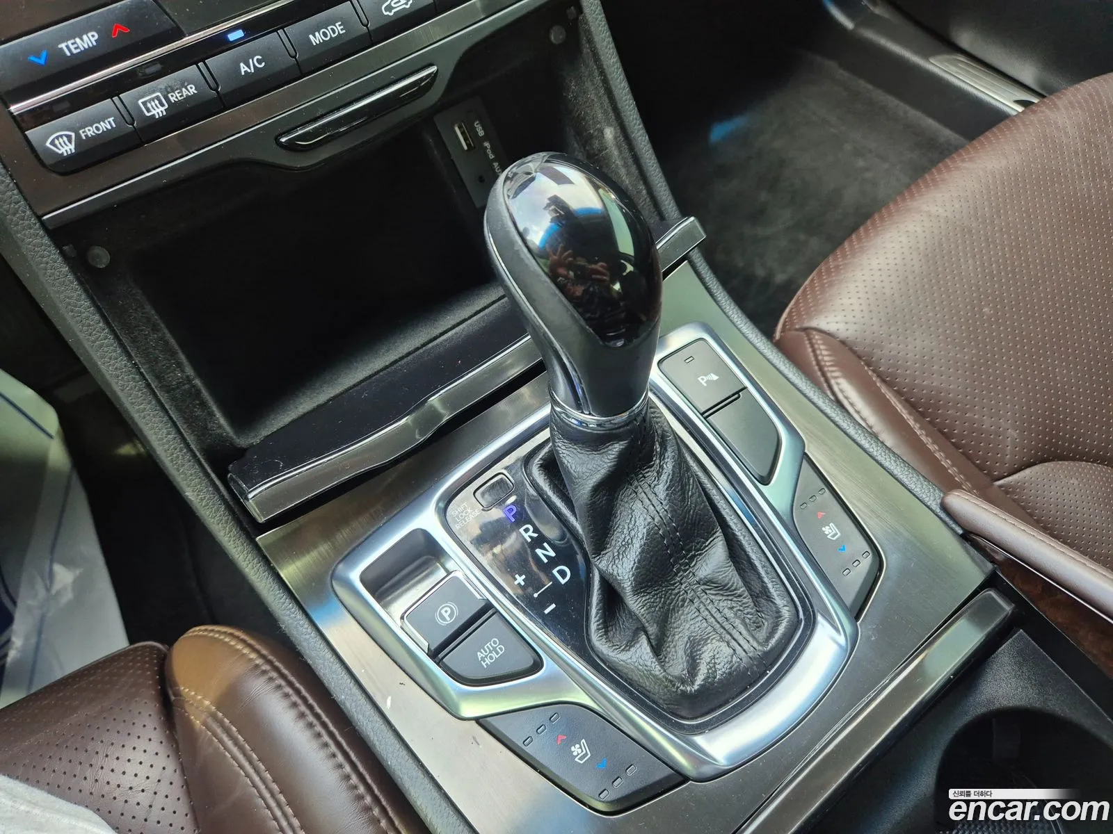Hyundai Grandeur HG 2015 — 17