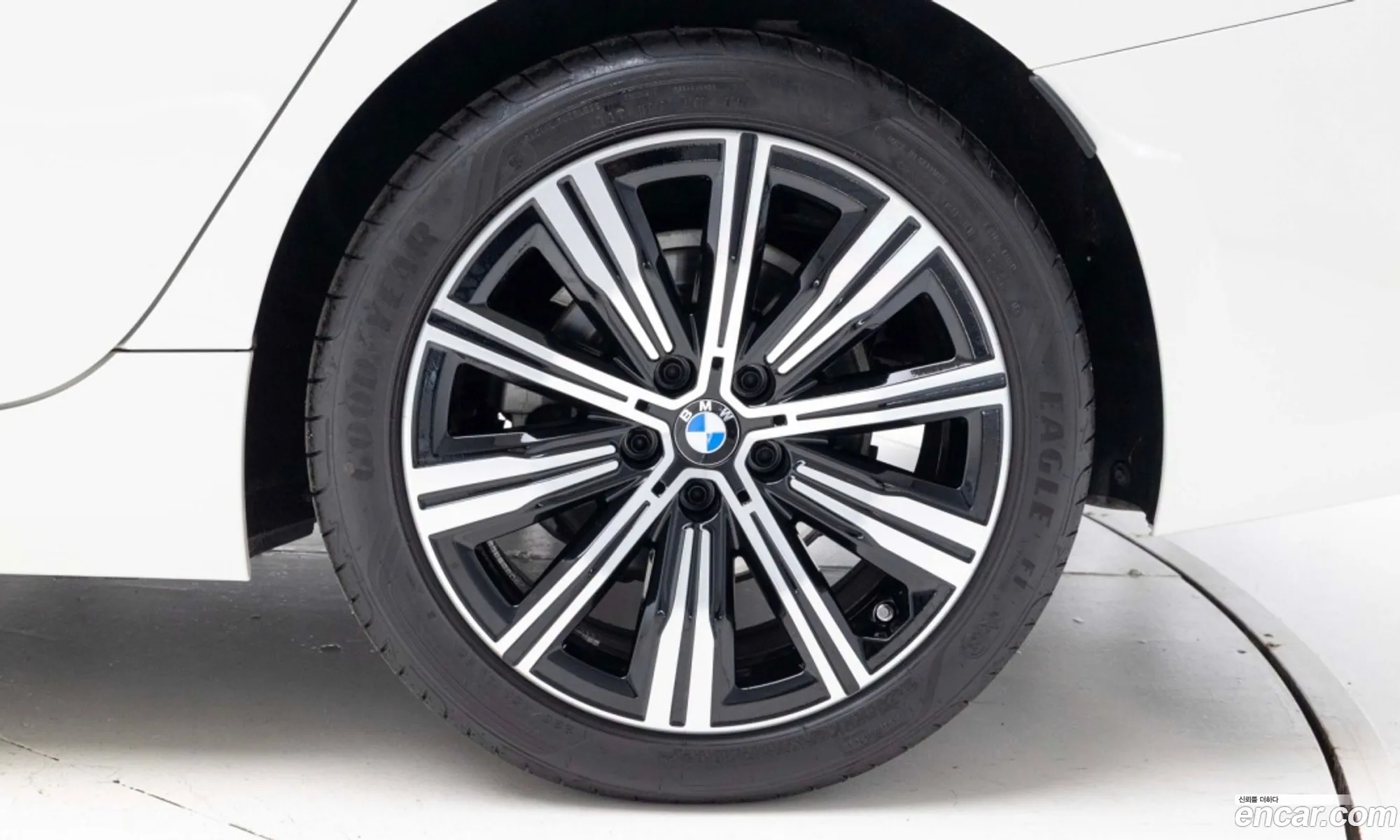 BMW 3 Series 2025 — 4