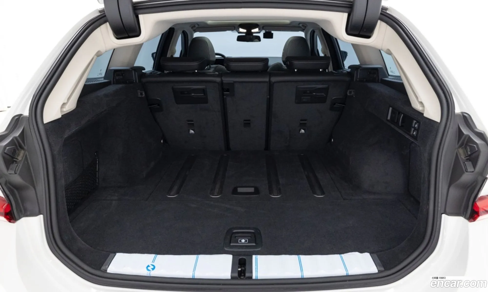 BMW 3 Series 2025 — 9