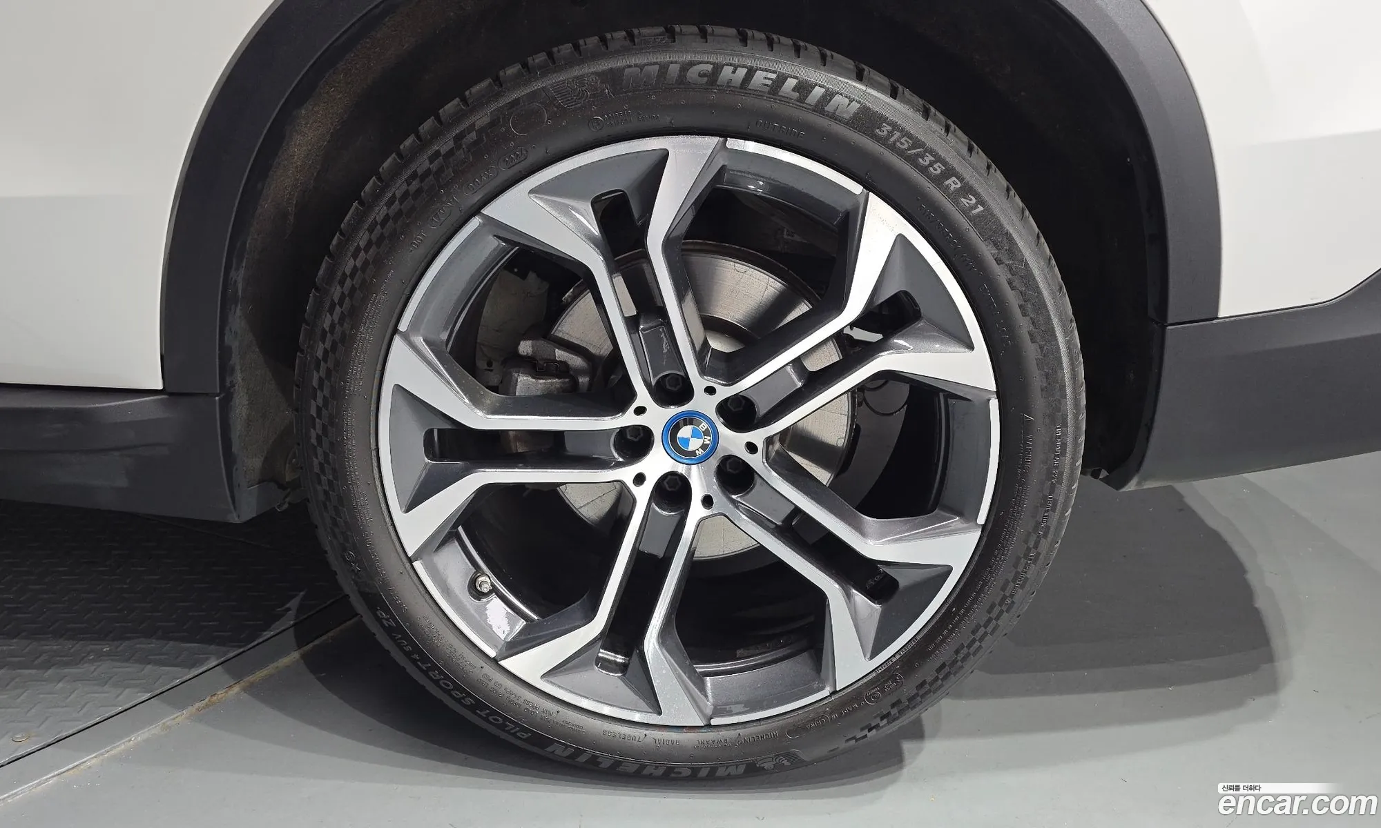 BMW X5 2022 WBATA610XN9M45759 — 20
