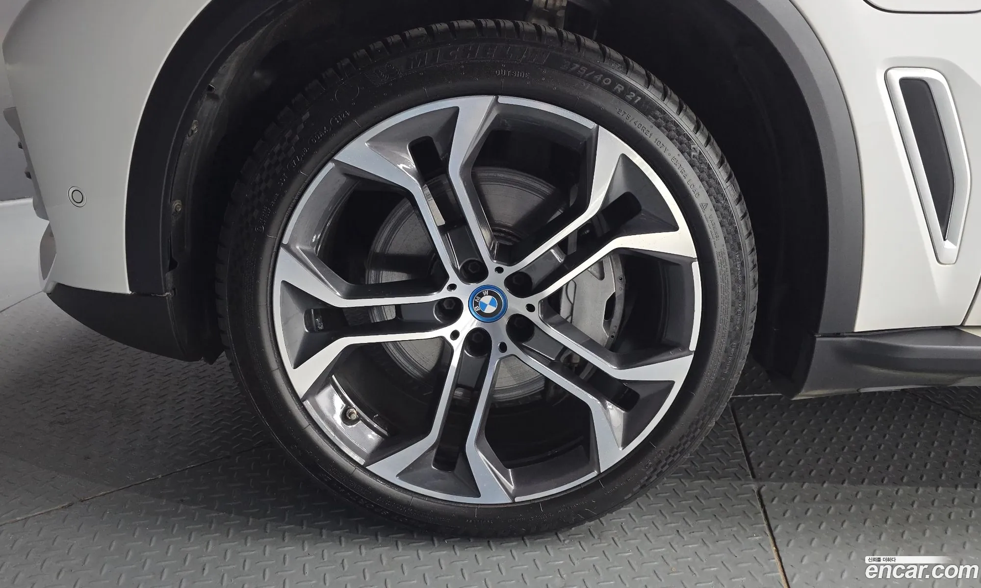 BMW X5 2022 WBATA610XN9M45759 — 22