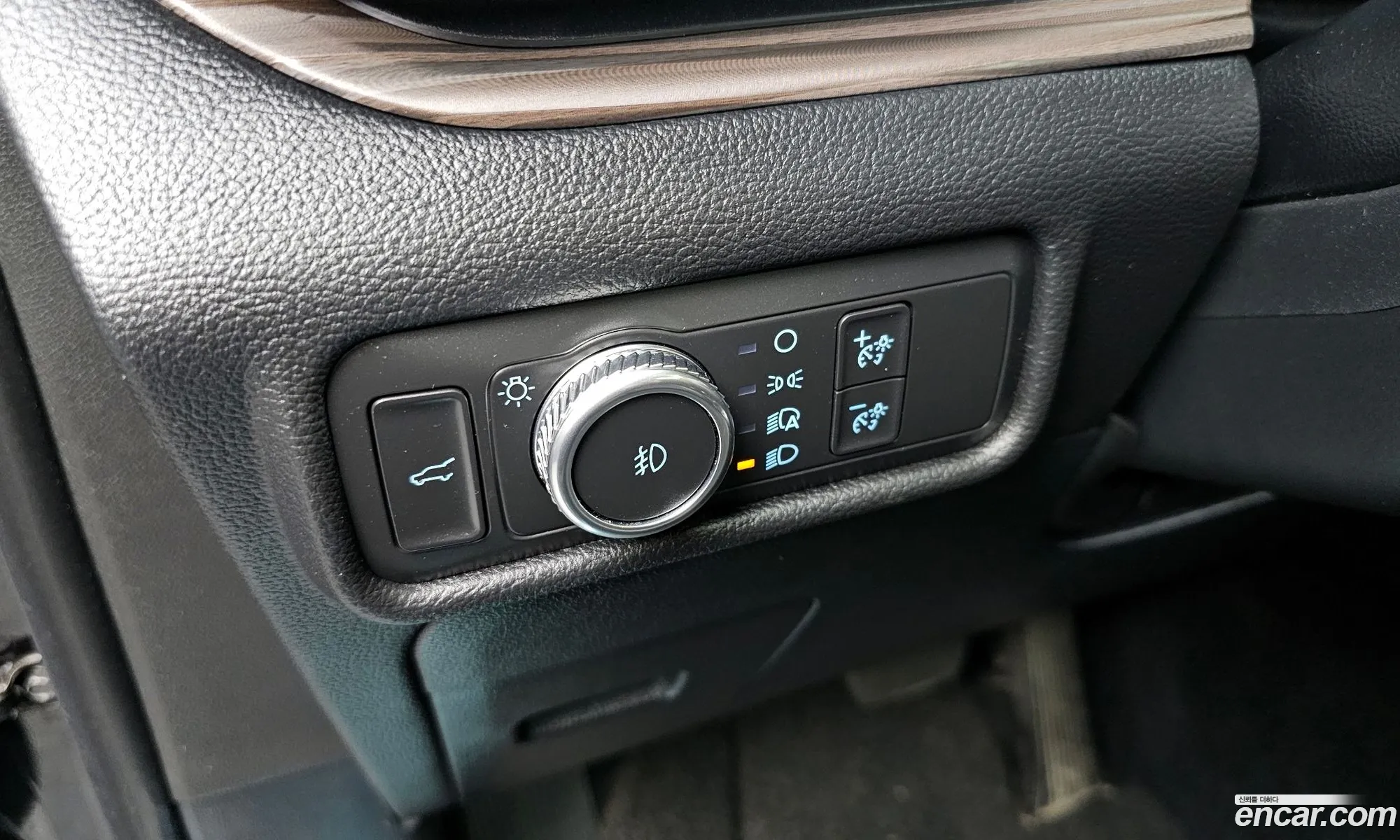 Ford Explorer 6th Gen 2020 1FMSK8FH4LGC71147 — 4