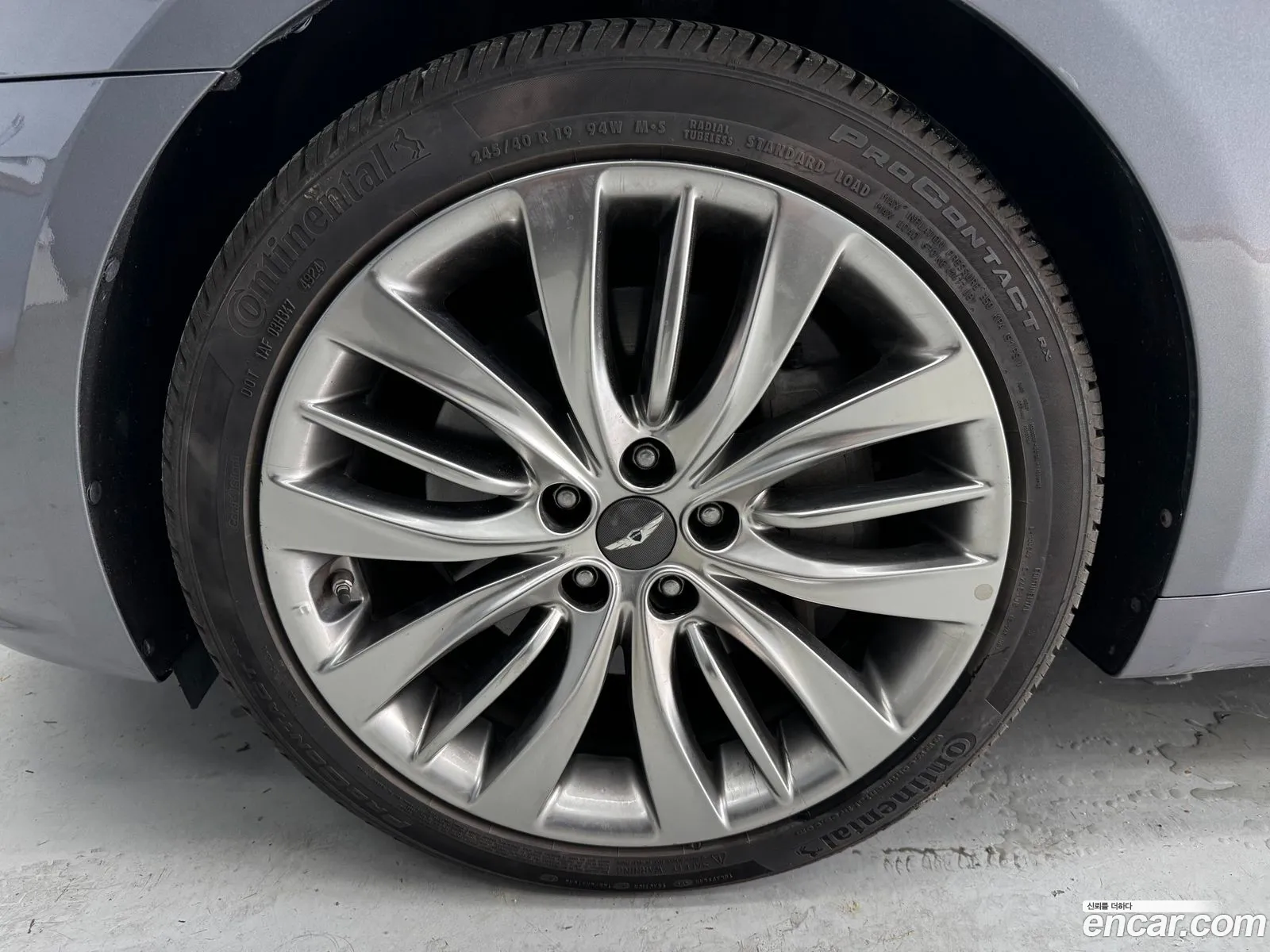 Hyundai Genesis DH 2016 — 15