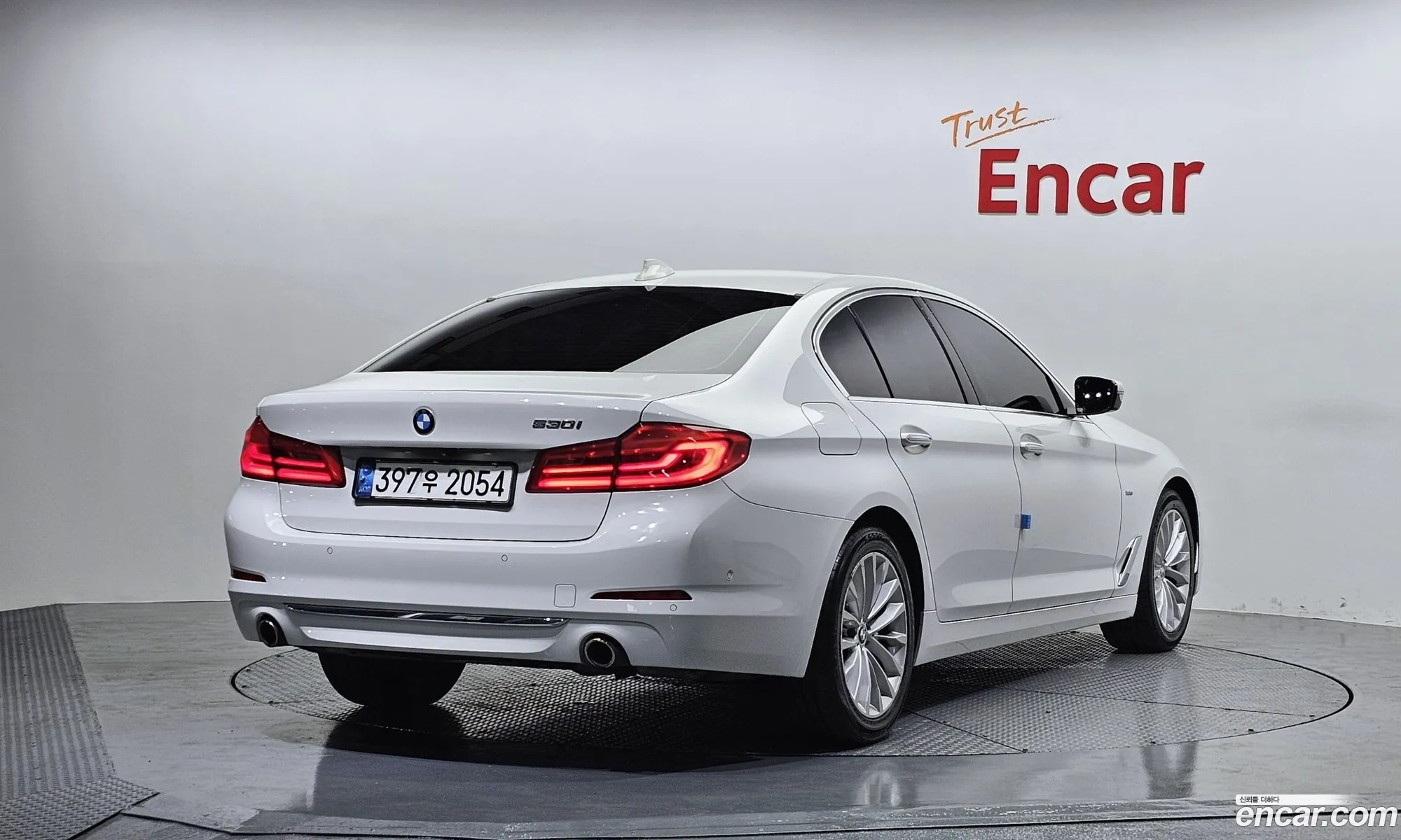 BMW 5 Series 2018 WBAJD3107JWC98554 — 20
