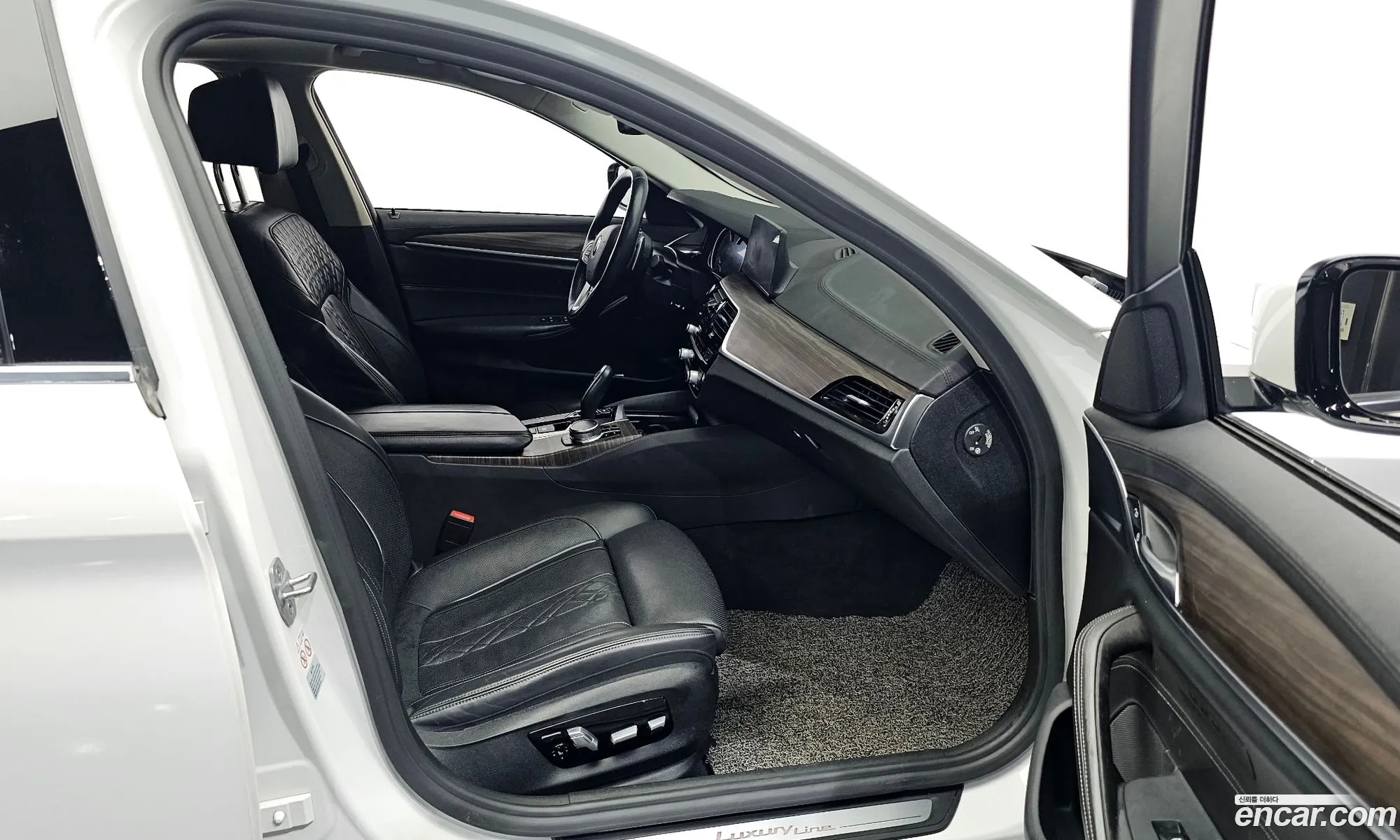 BMW 5 Series 2018 WBAJD3107JWC98554 — 7