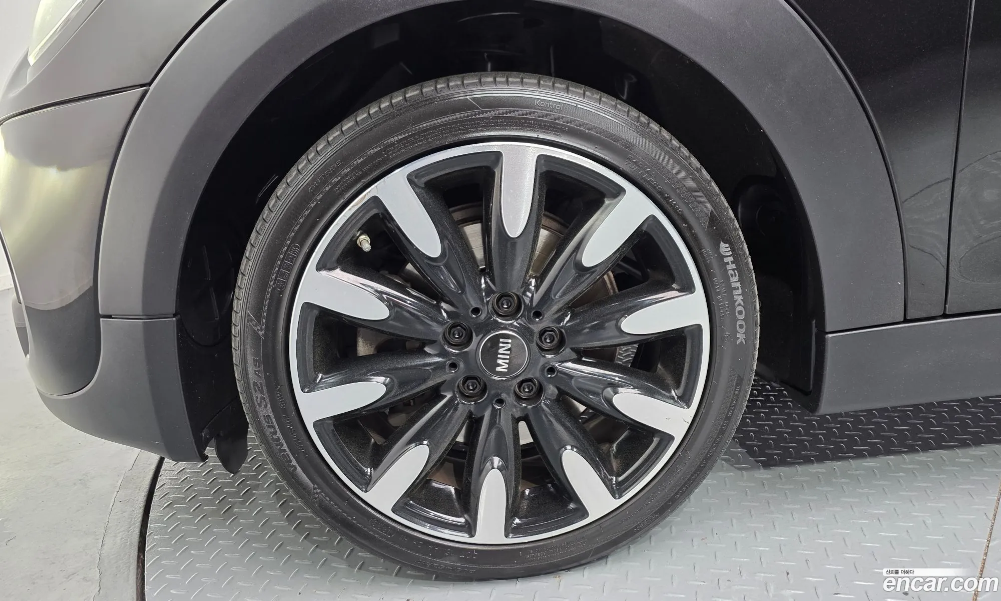 Mini Cooper S 2019 WMWXY7105L2L56142 — 4