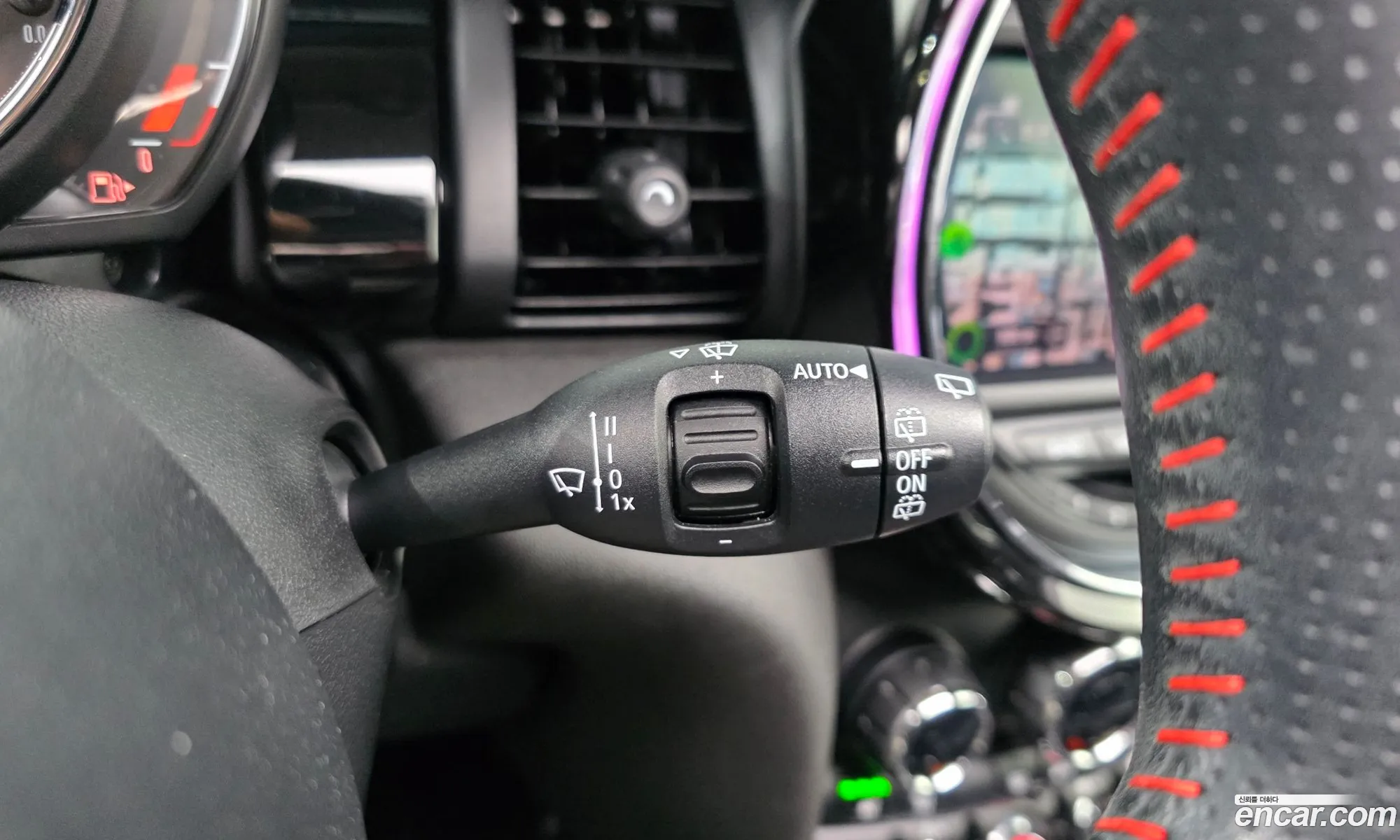 Mini Cooper S 2019 WMWXY7105L2L56142 — 17